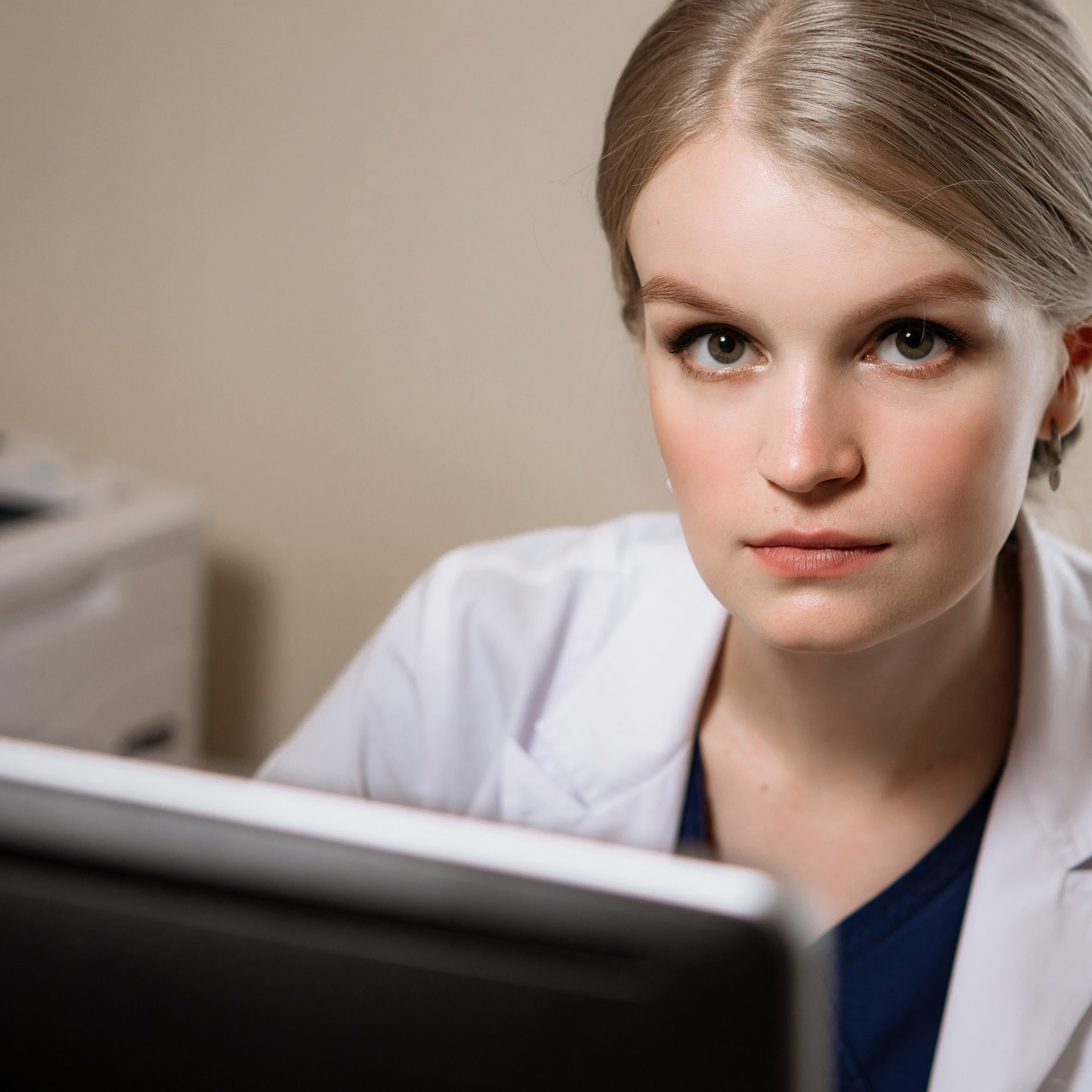 Портрет врача, контент фотография идеи, деловой портрет, фотограф Ксения Сытина