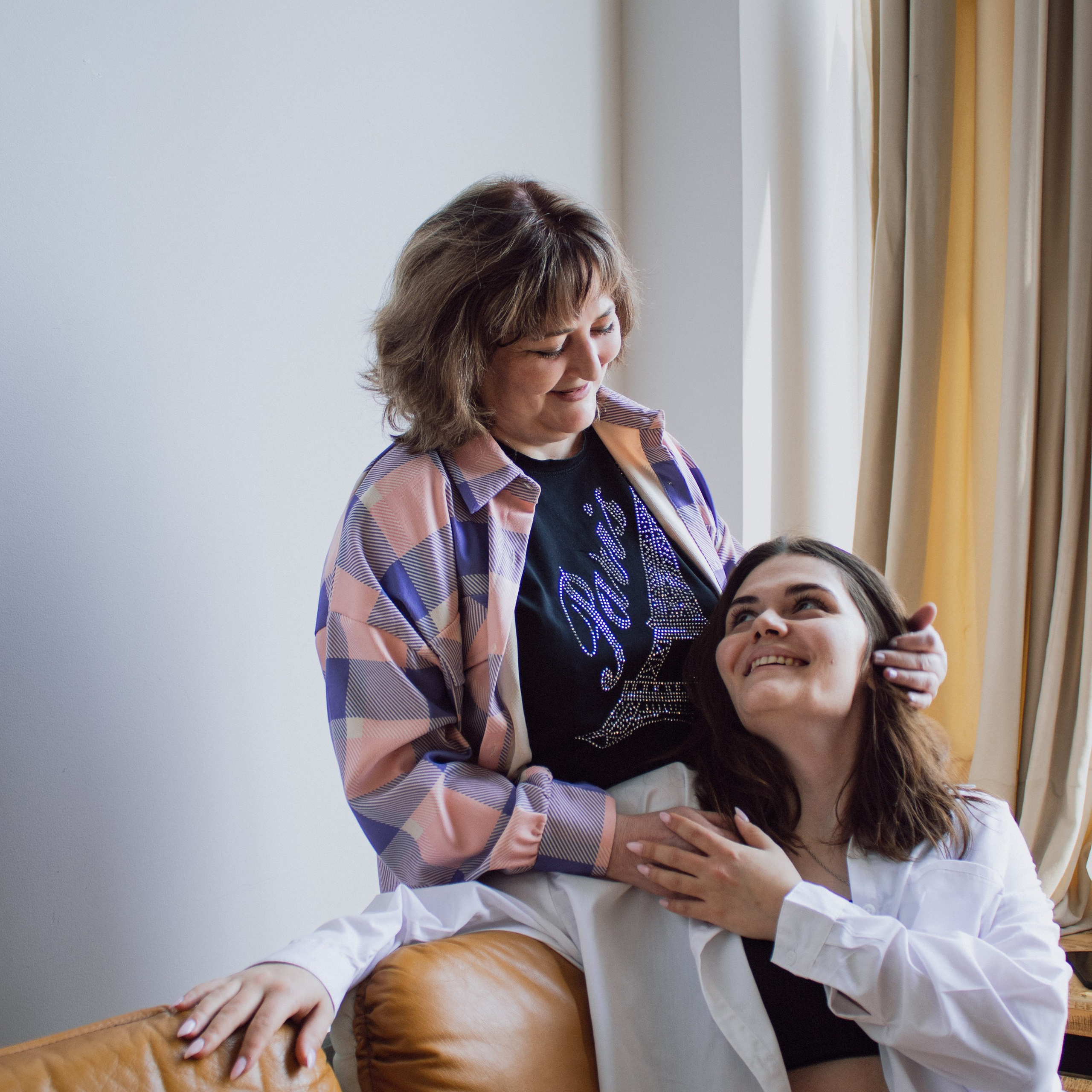 Мамины руки, мамино сердце 🤍 нежно хранят минуты детства. Фотограф в Сургуте Лина Серебрякова