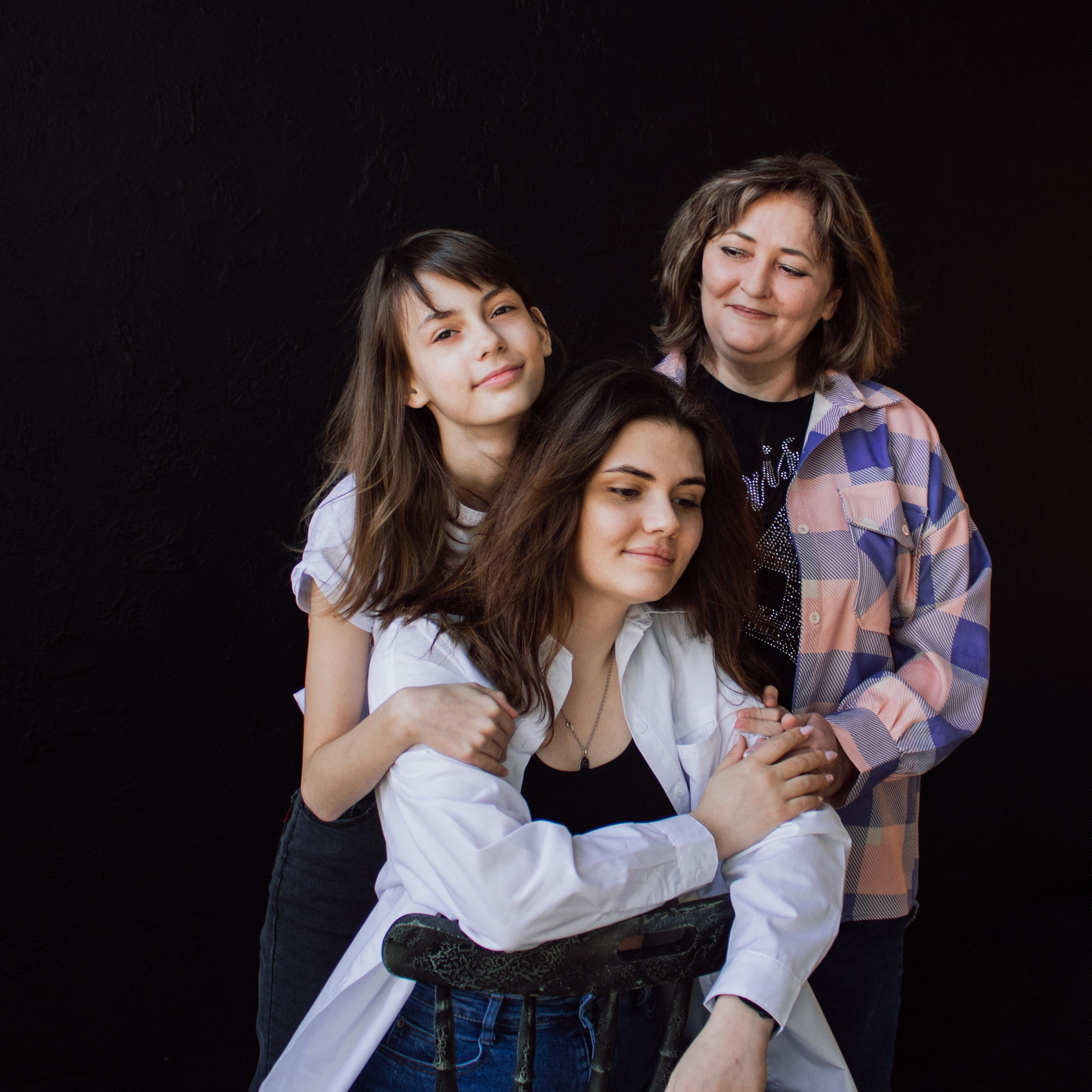 Мамины руки, мамино сердце 🤍 нежно хранят минуты детства. Фотограф в Сургуте Лина Серебрякова