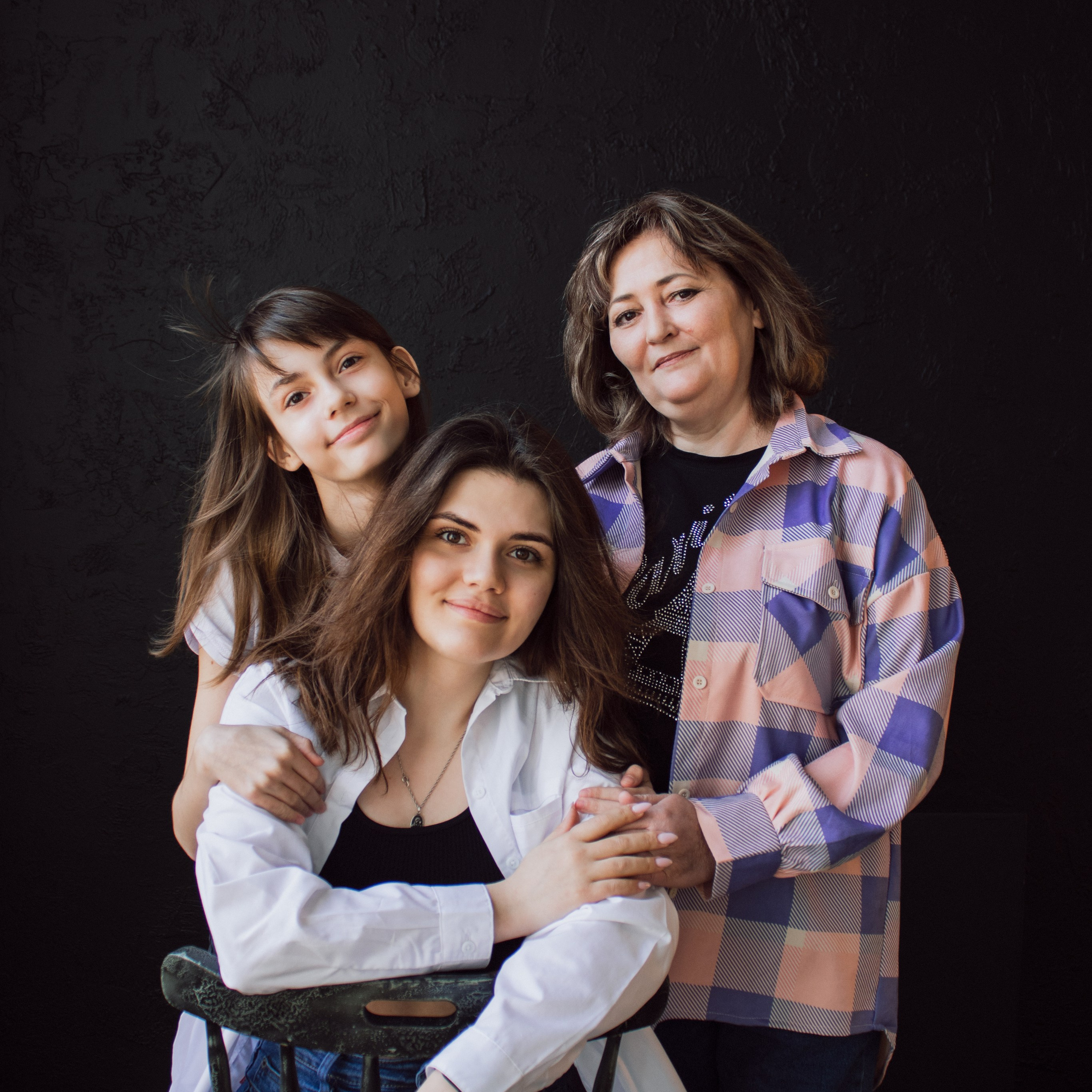 Мамины руки, мамино сердце 🤍 нежно хранят минуты детства. Фотограф в Сургуте Лина Серебрякова