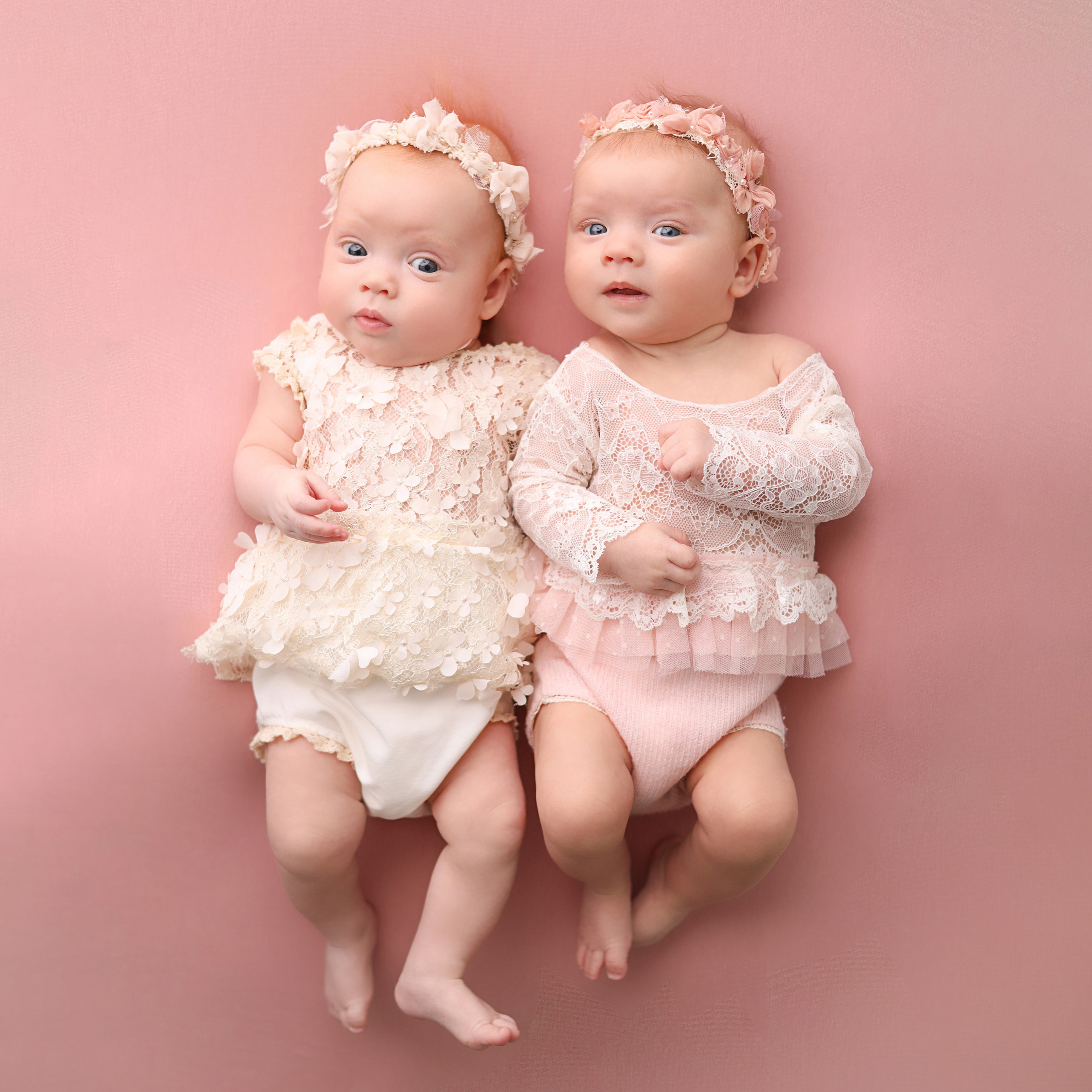 Катюше и Ксении 2 месяца