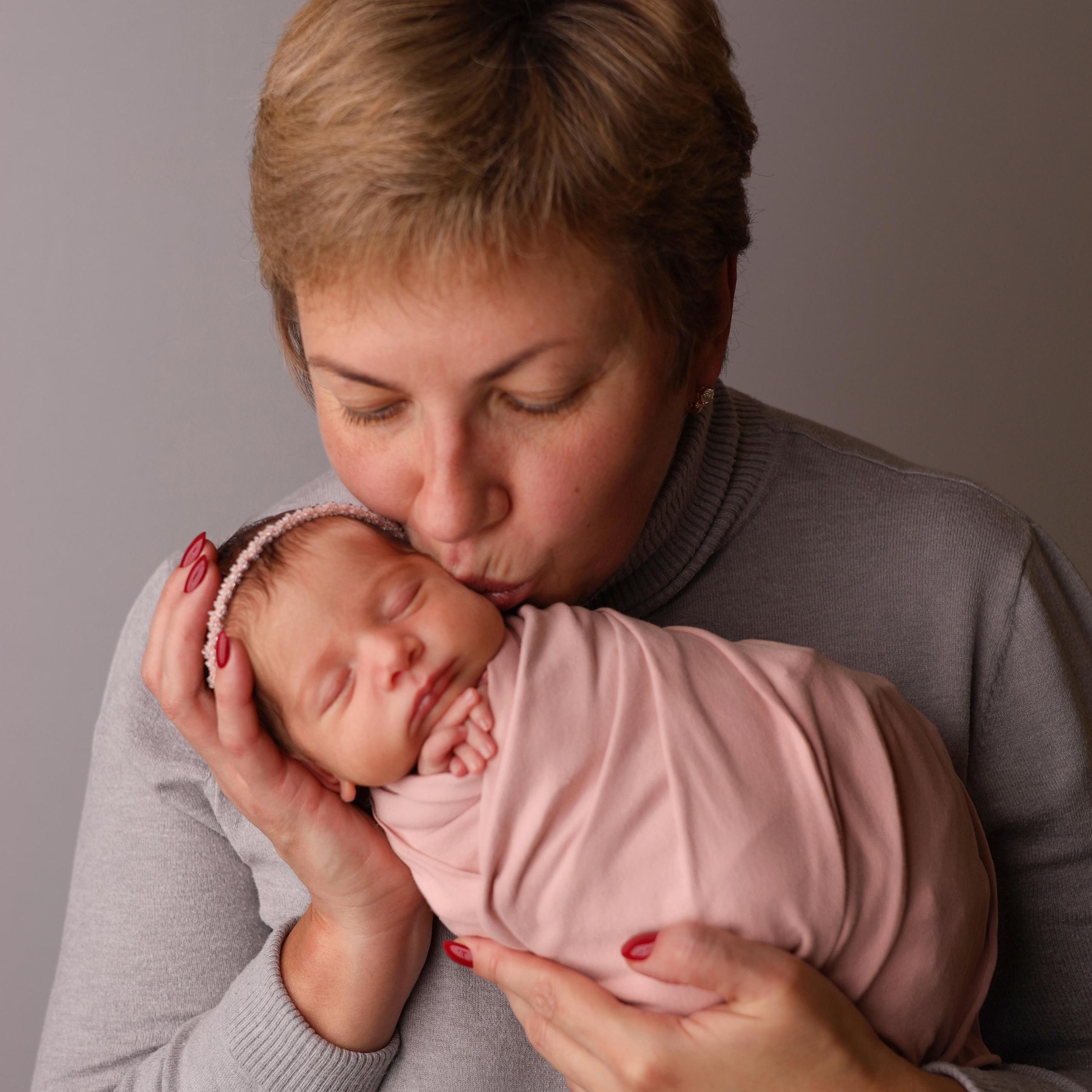 Отзывы о фотосессии новорожденных в Москве. Фотограф новорожденных Москва. Ньюборн фотограф Москва