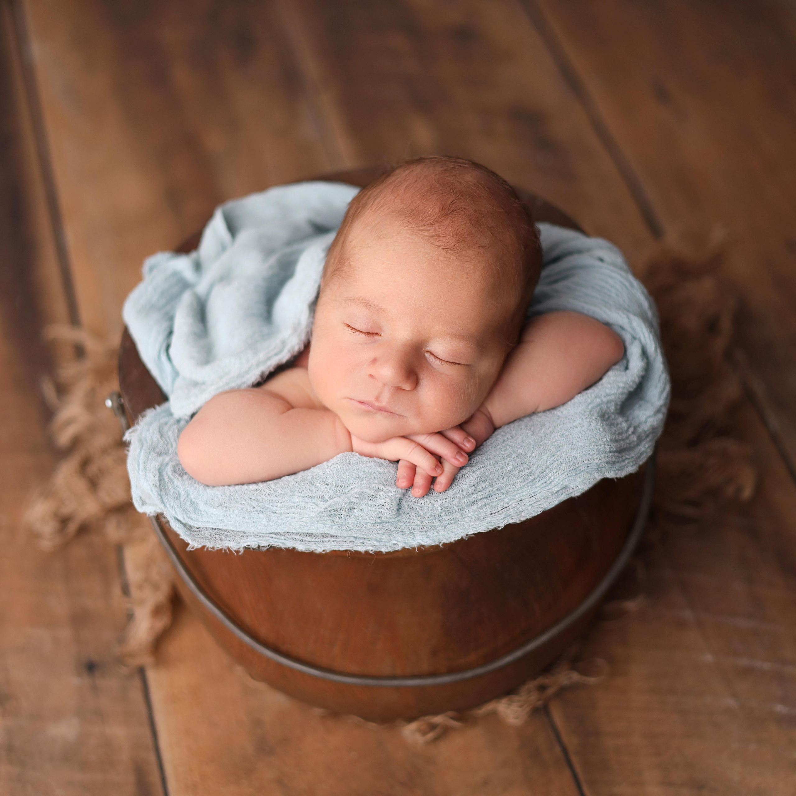 Ньюборн съемка Георгия