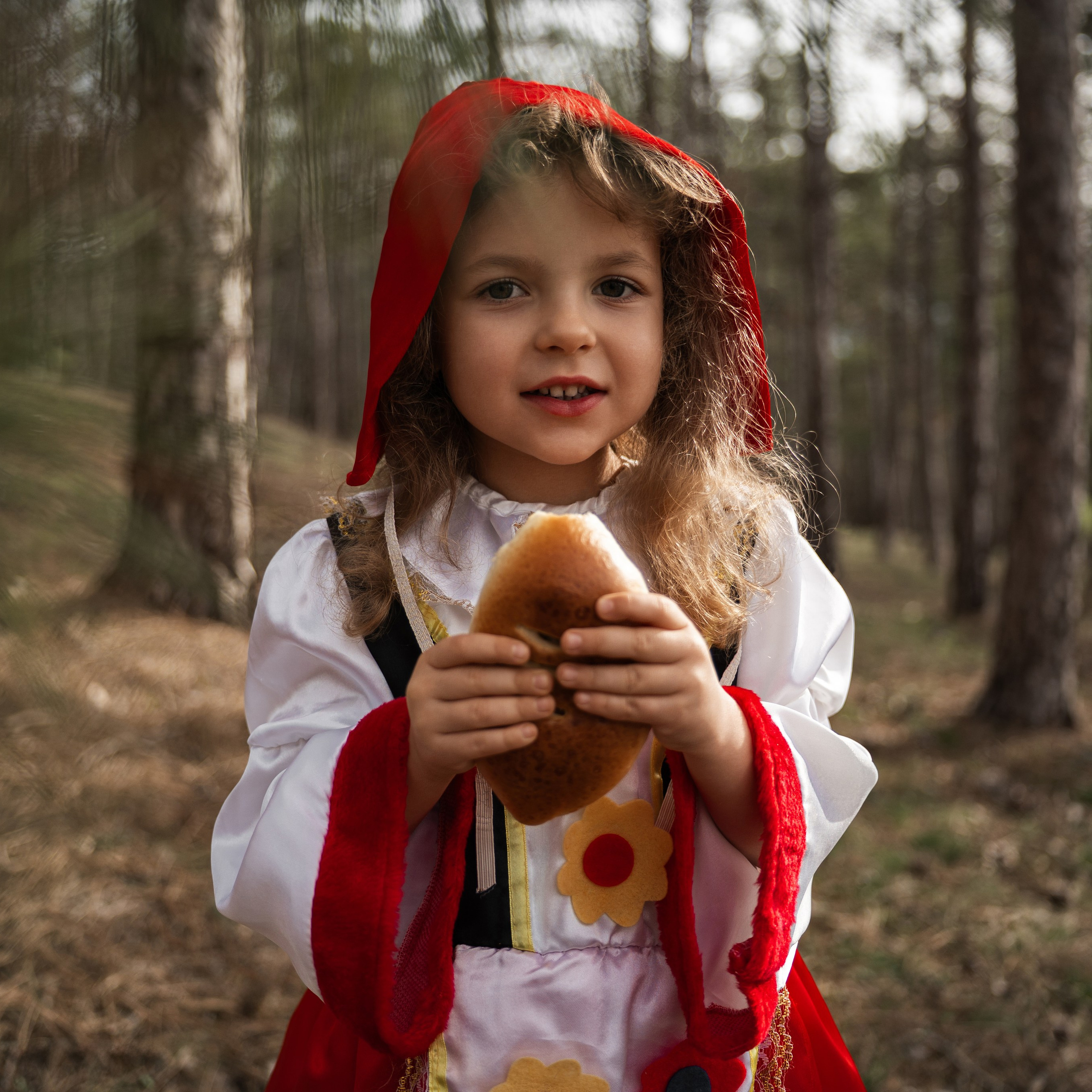 Ева «Красная Шапочка»