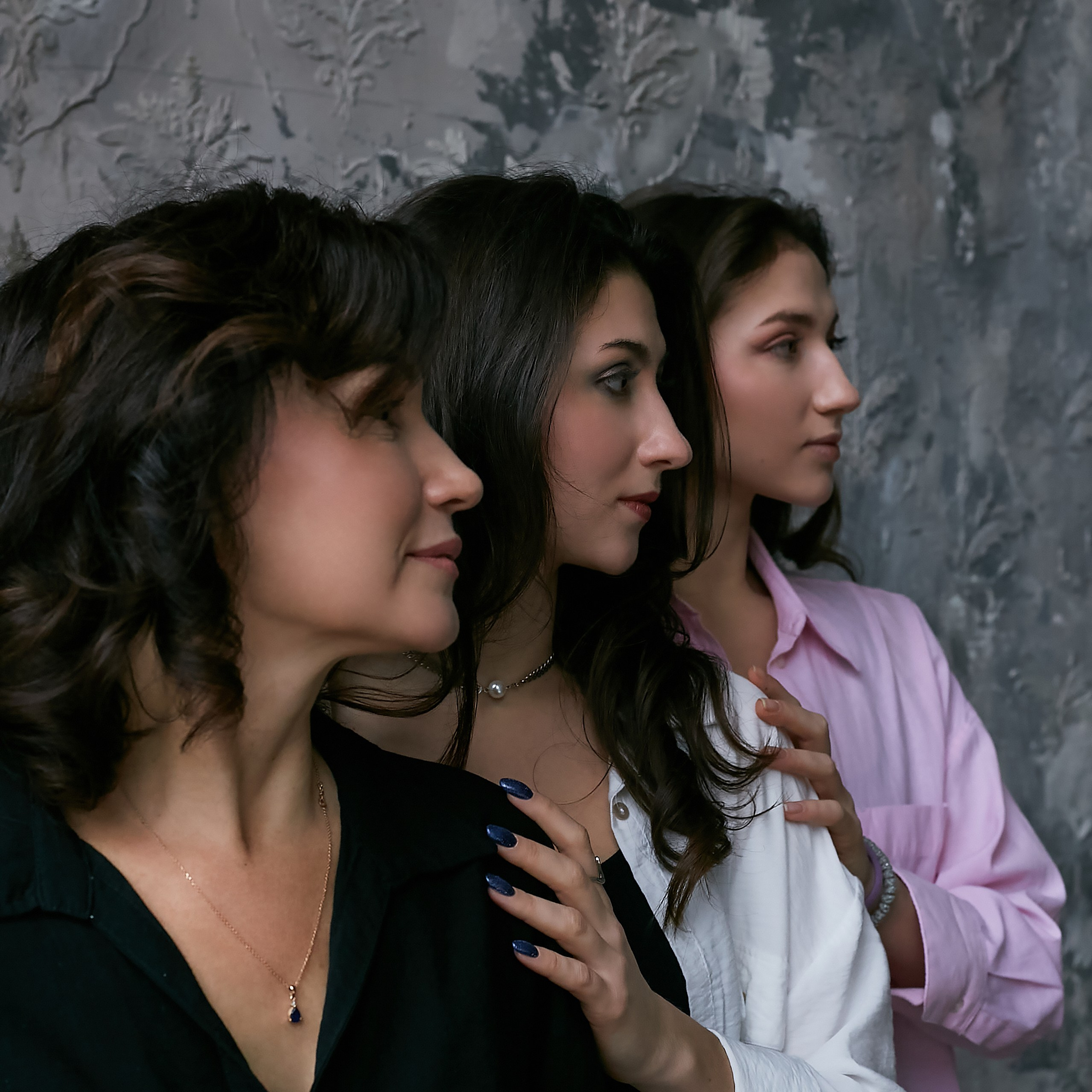 Мама с дочками