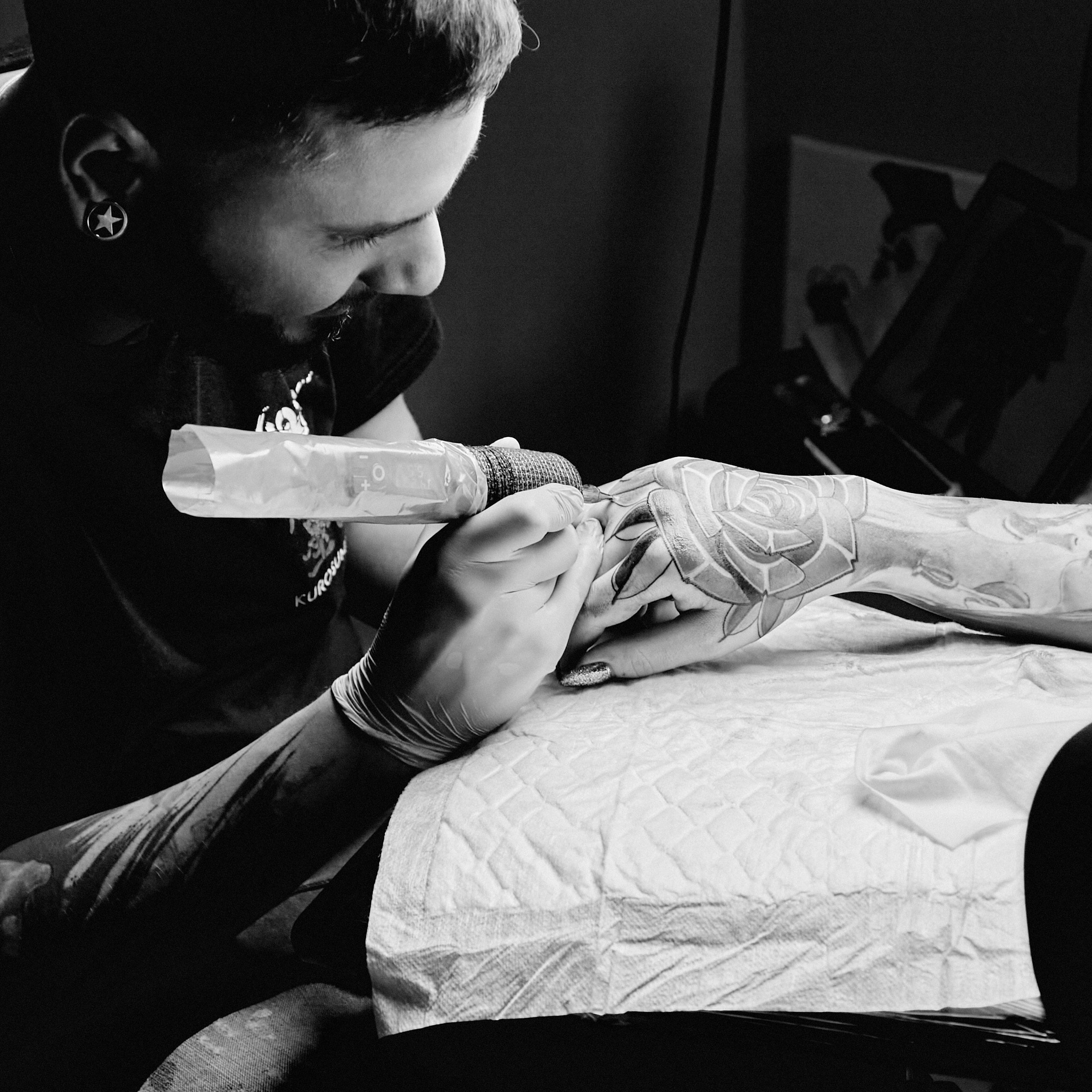 Тату-мастер