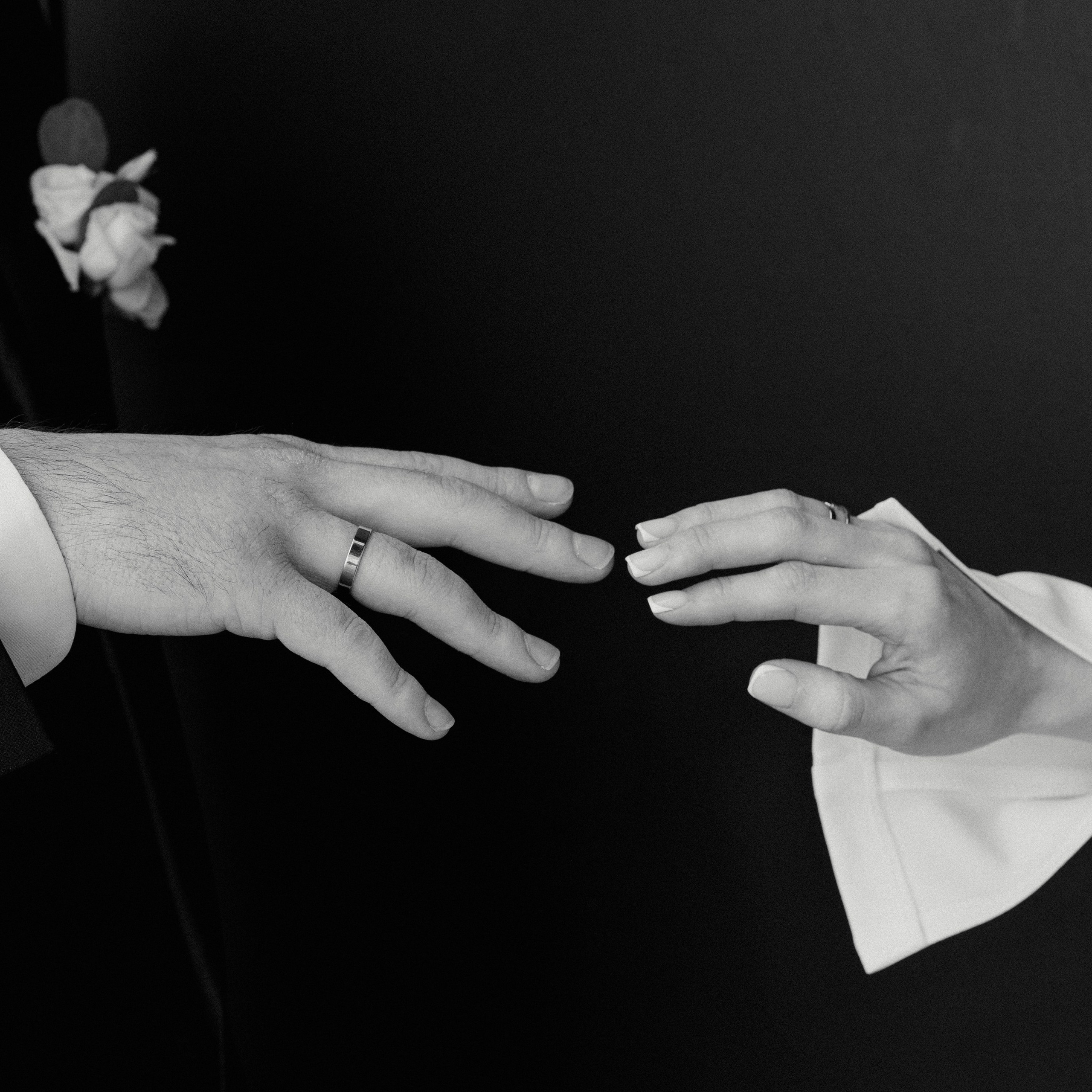 Свадебная фотосессия на стадионе Спартак. Свадебный фотограф в Москве. свадебная фотосессия Москва. Фотограф в Москве Валерия Рожкова