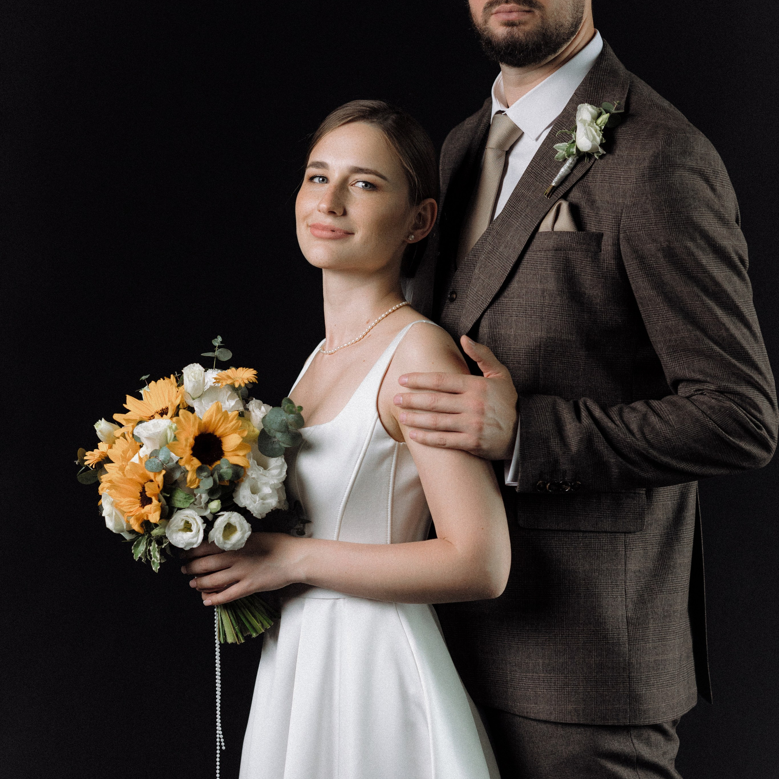 Портфолио свадебного фотографа в Москве. Фотосессия с лошадьми Москва. Фотограф на свадьбу в Москве. Свадебная фотосессия на черном фоне. Фотограф в Москве Валерия Рожкова