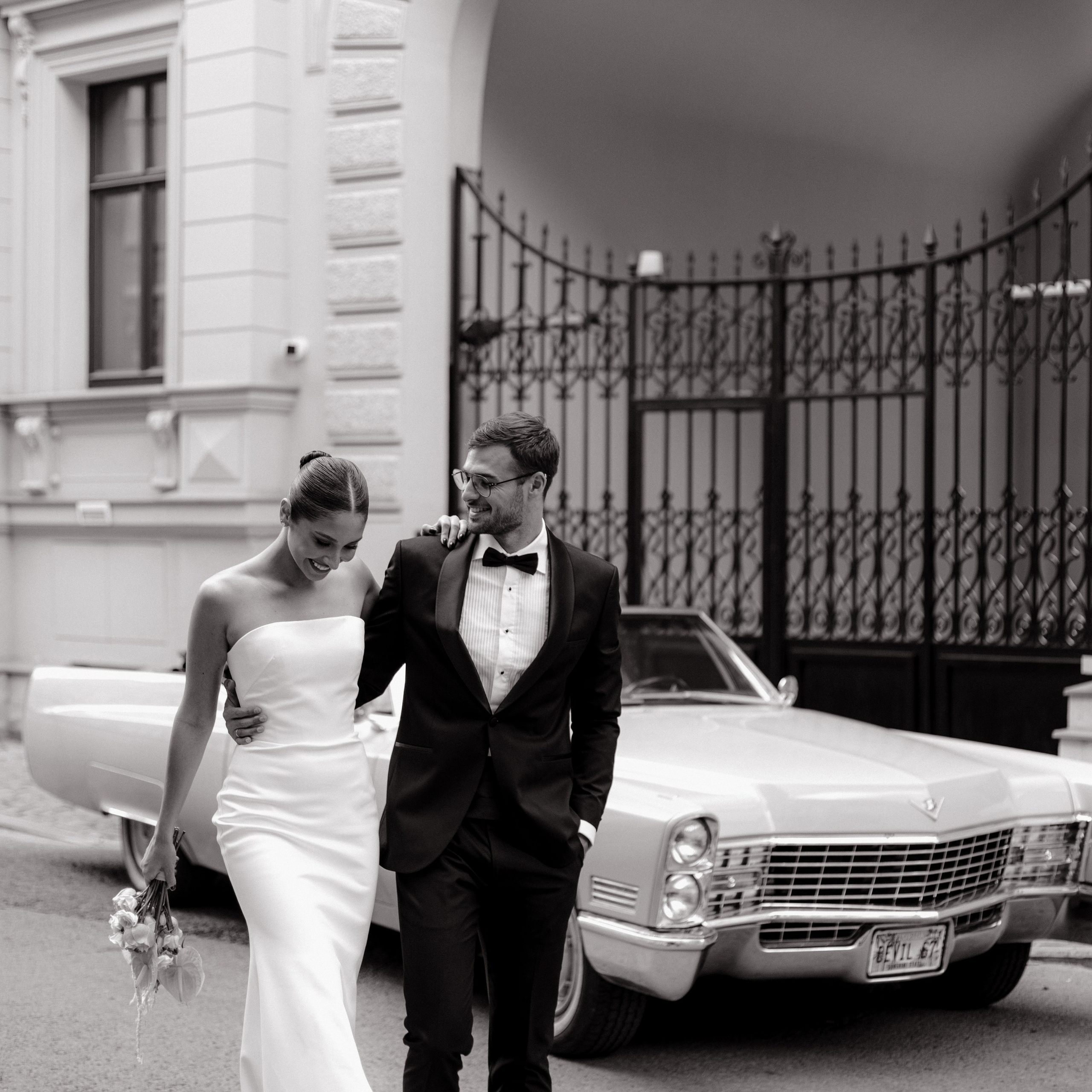 Фотосессия с кабриолетом в Москве свадебная. Свадебный фотограф Москва. Фотограф в Москве Валерия Рожкова