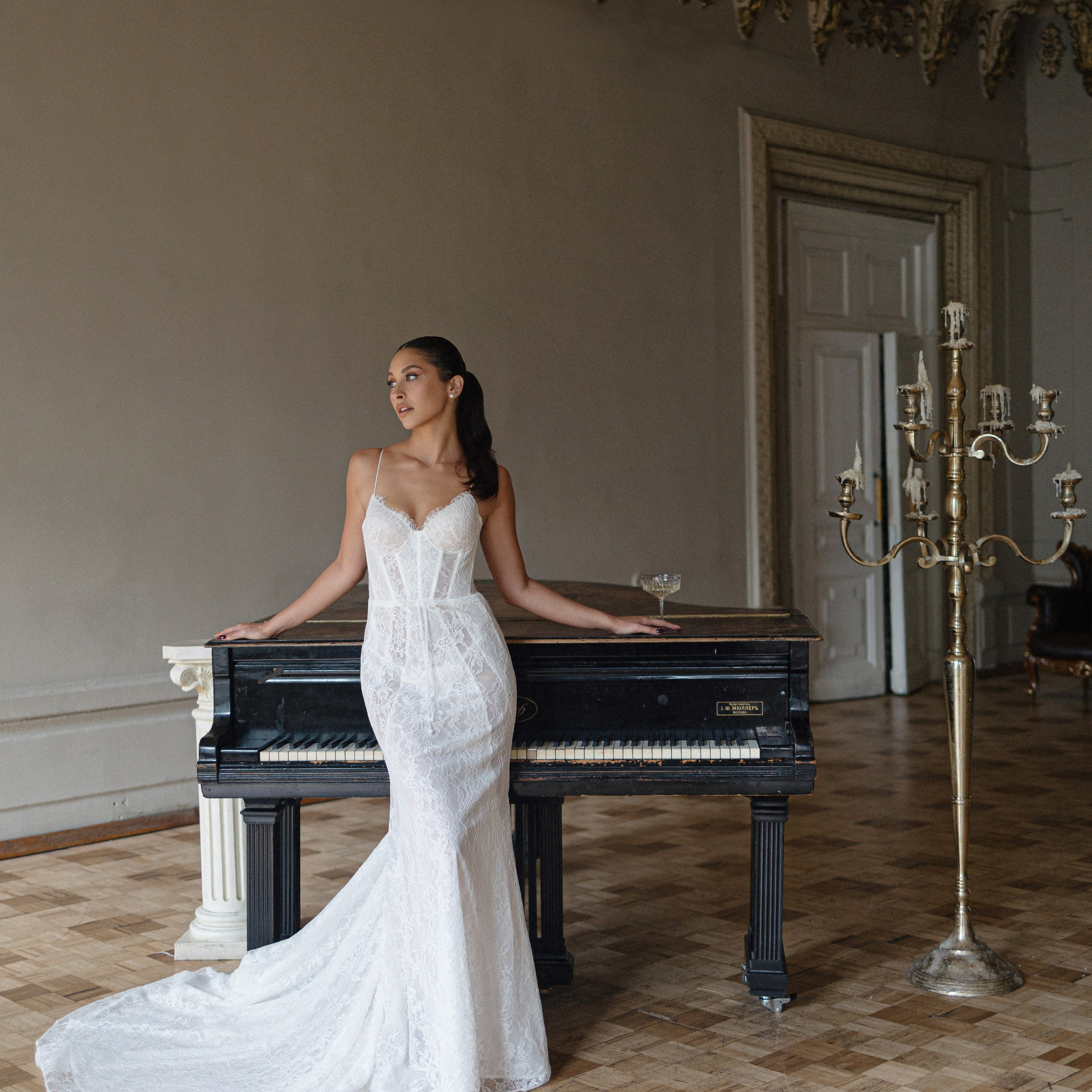 Фотосессия с кабриолетом в Москве свадебная. Свадебный фотограф Москва. Фотограф в Москве Валерия Рожкова