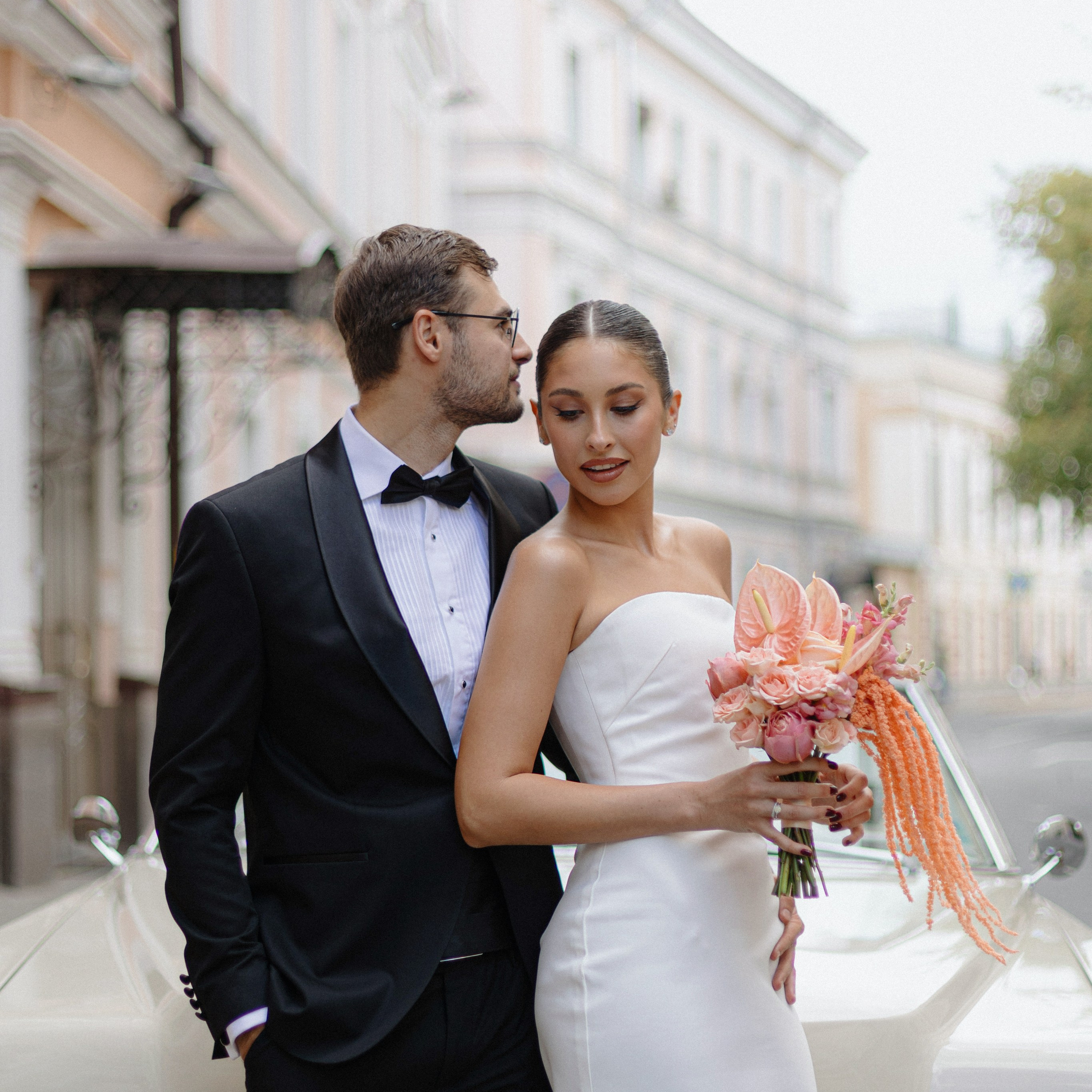 Фотосессия с кабриолетом в Москве свадебная. Свадебный фотограф Москва. Фотограф в Москве Валерия Рожкова
