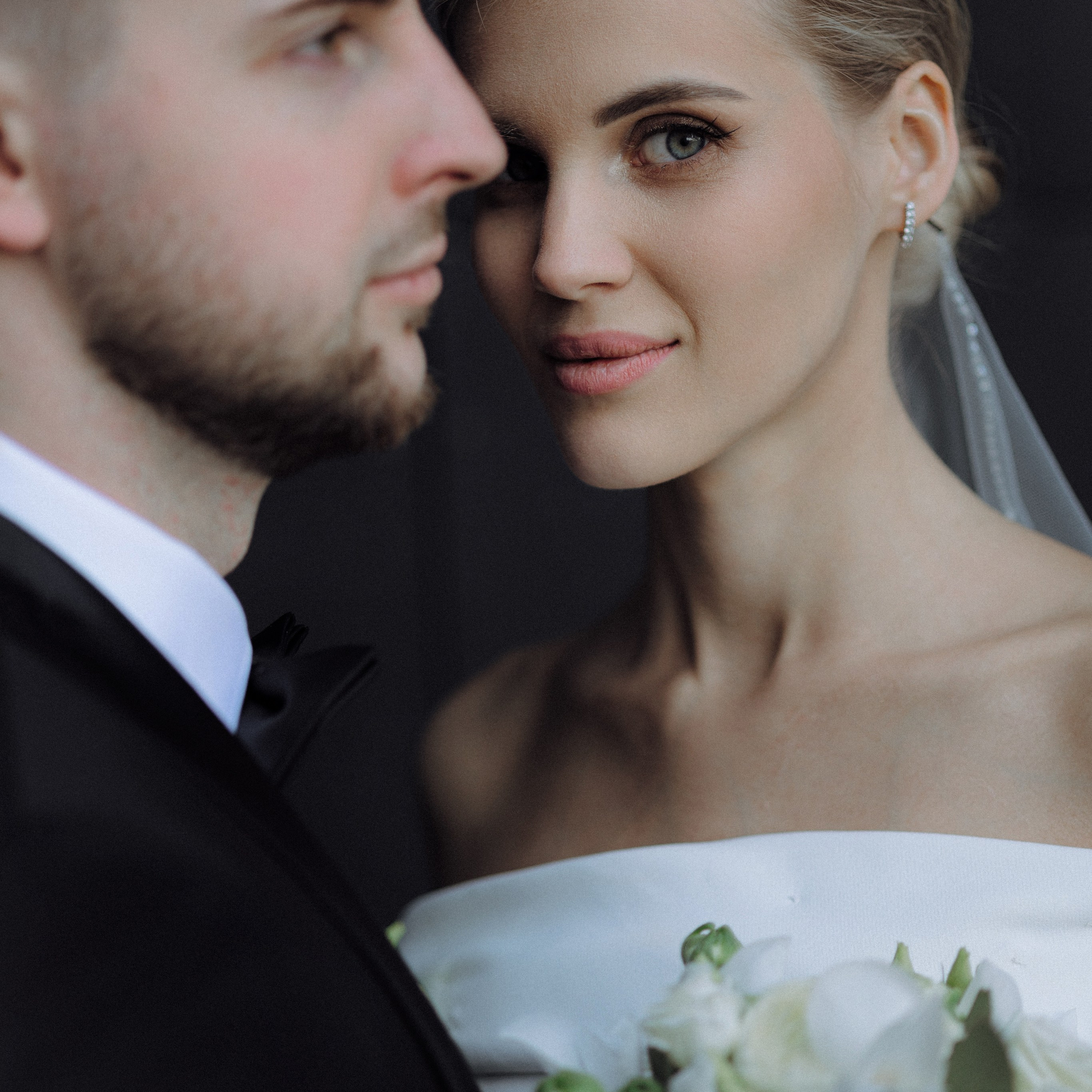 Свадебная фотосессия на стадионе Спартак. Свадебный фотограф в Москве. свадебная фотосессия Москва. Фотограф в Москве Валерия Рожкова