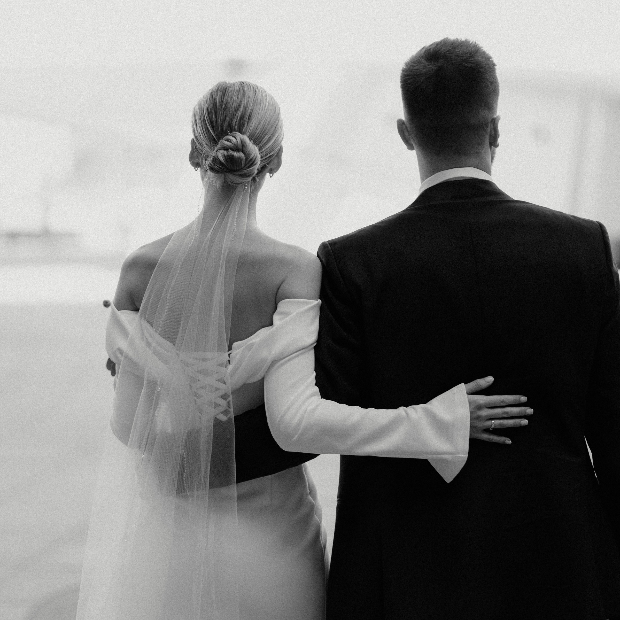 Свадебная фотосессия на стадионе Спартак. Свадебный фотограф в Москве. свадебная фотосессия Москва. Фотограф в Москве Валерия Рожкова