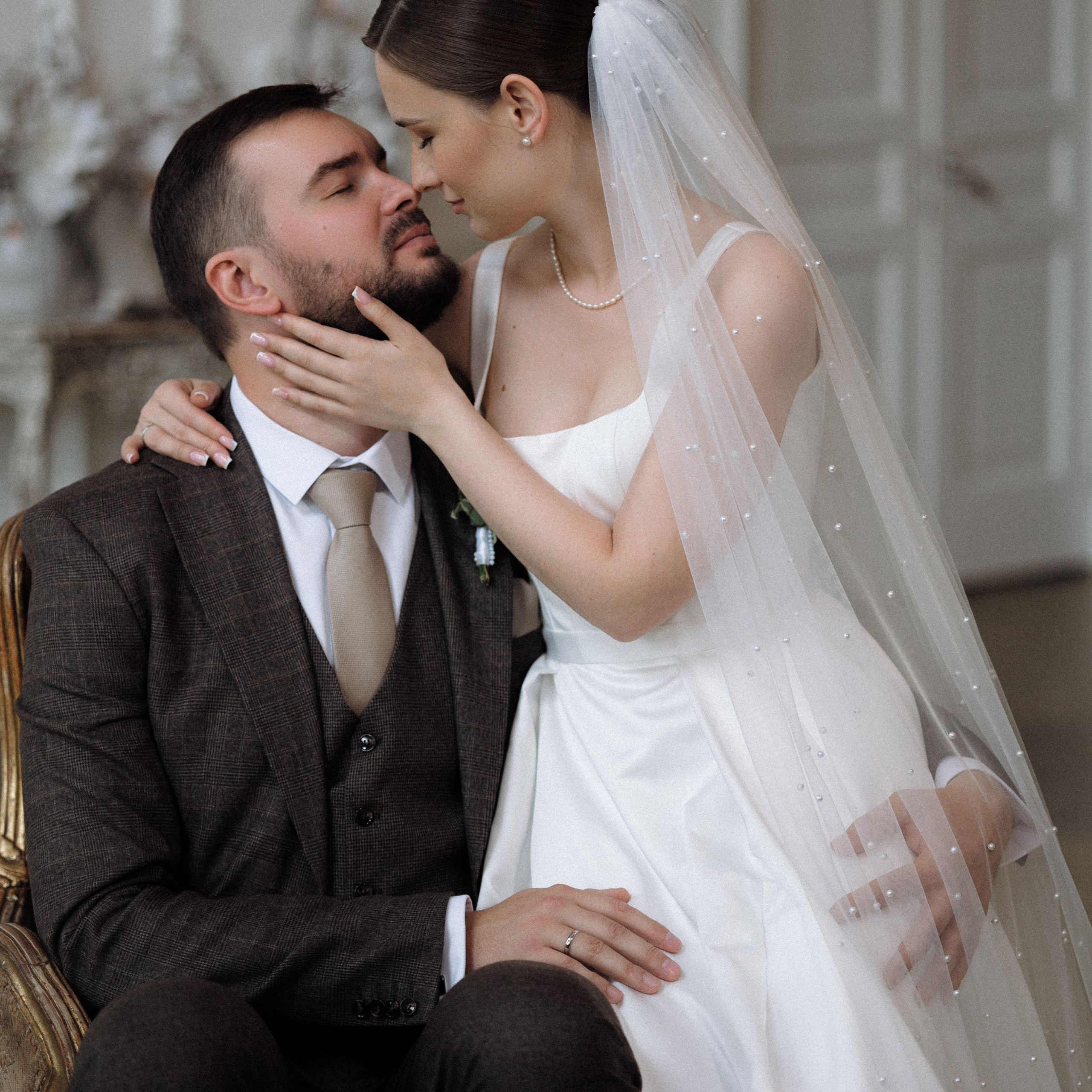 Портфолио свадебного фотографа в Москве. Фотосессия с лошадьми Москва. Фотограф на свадьбу в Москве. Свадебная фотосессия на черном фоне. Фотограф в Москве Валерия Рожкова