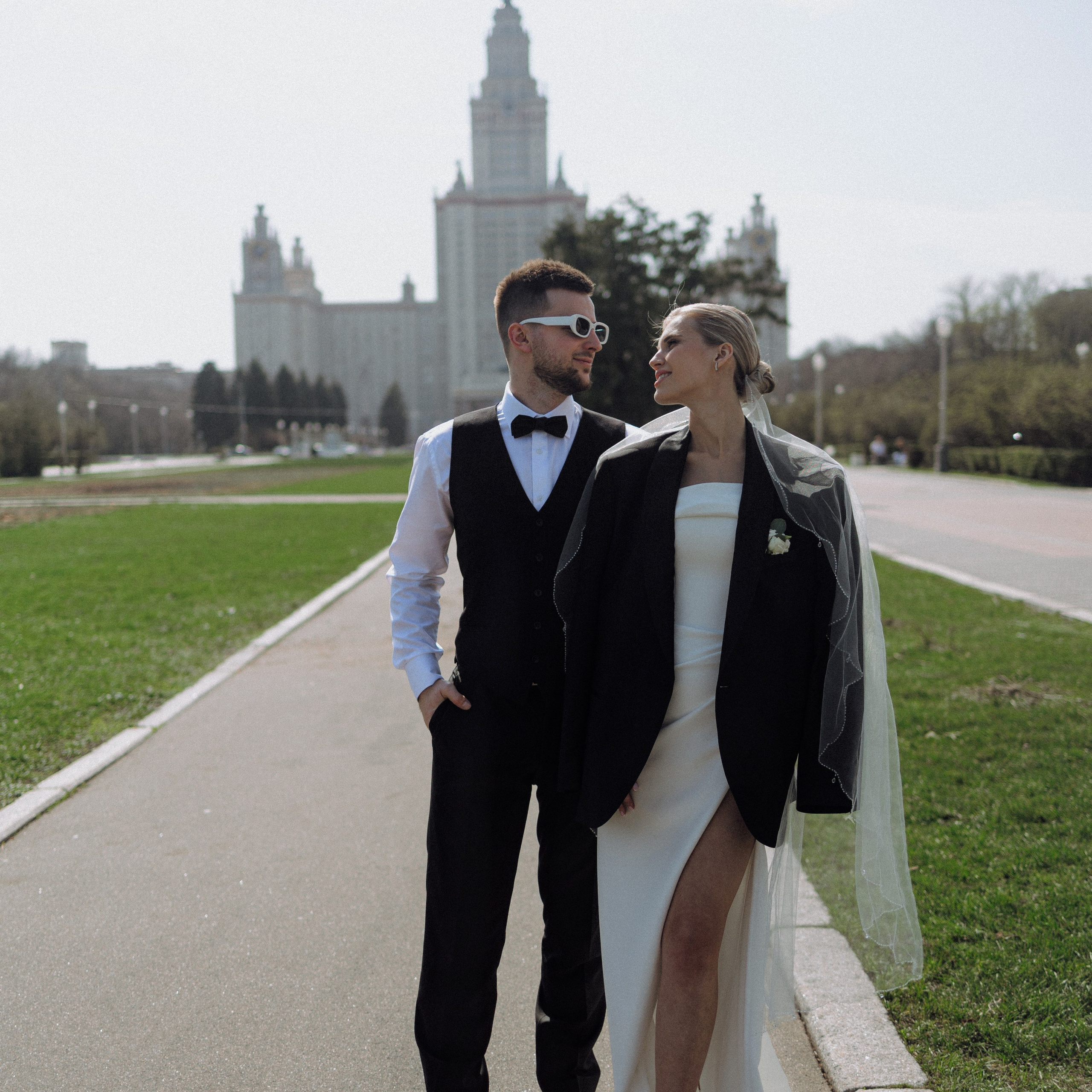 Свадебная фотосессия на стадионе Спартак. Свадебный фотограф в Москве. свадебная фотосессия Москва. Фотограф в Москве Валерия Рожкова