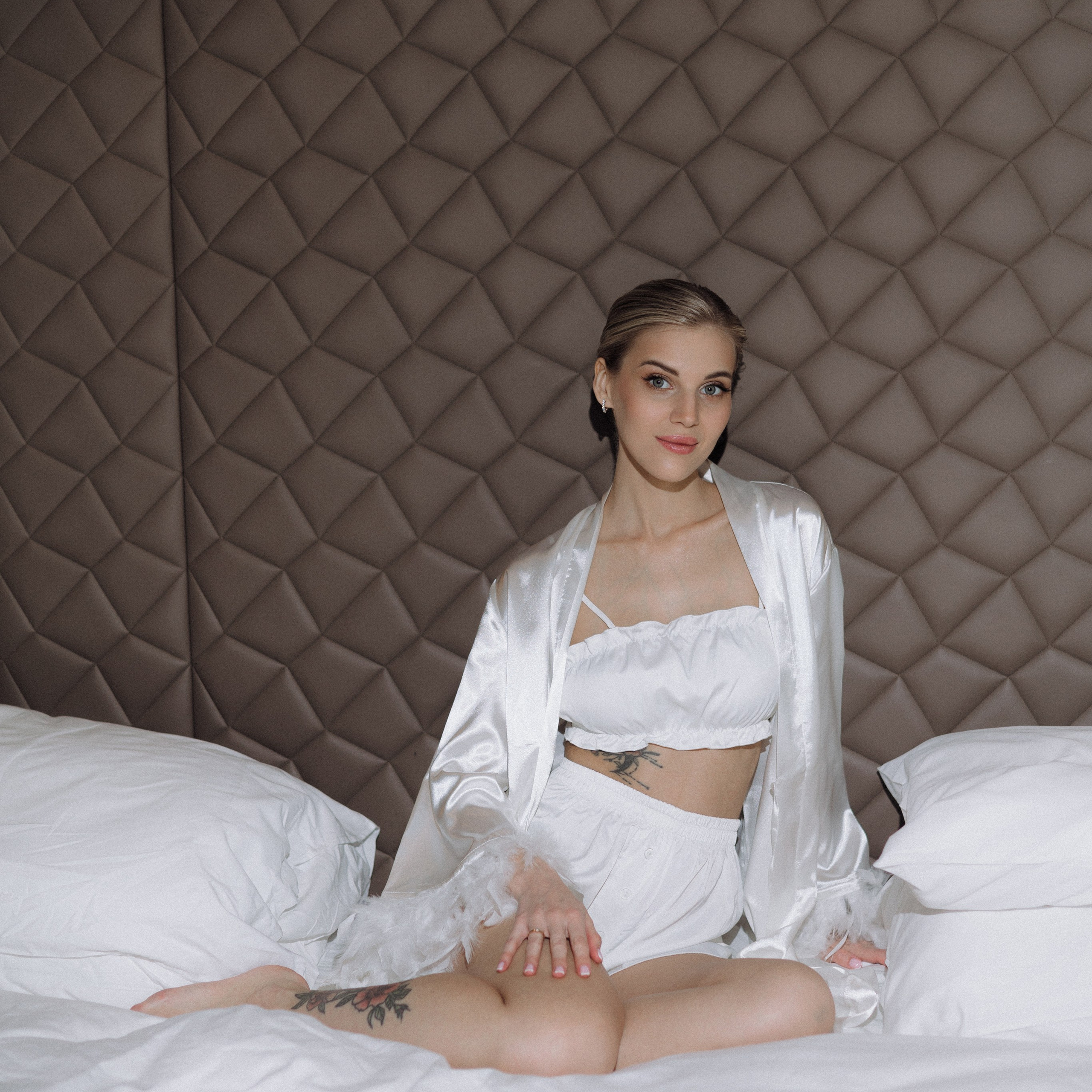 Свадебная фотосессия на стадионе Спартак. Свадебный фотограф в Москве. свадебная фотосессия Москва. Фотограф в Москве Валерия Рожкова