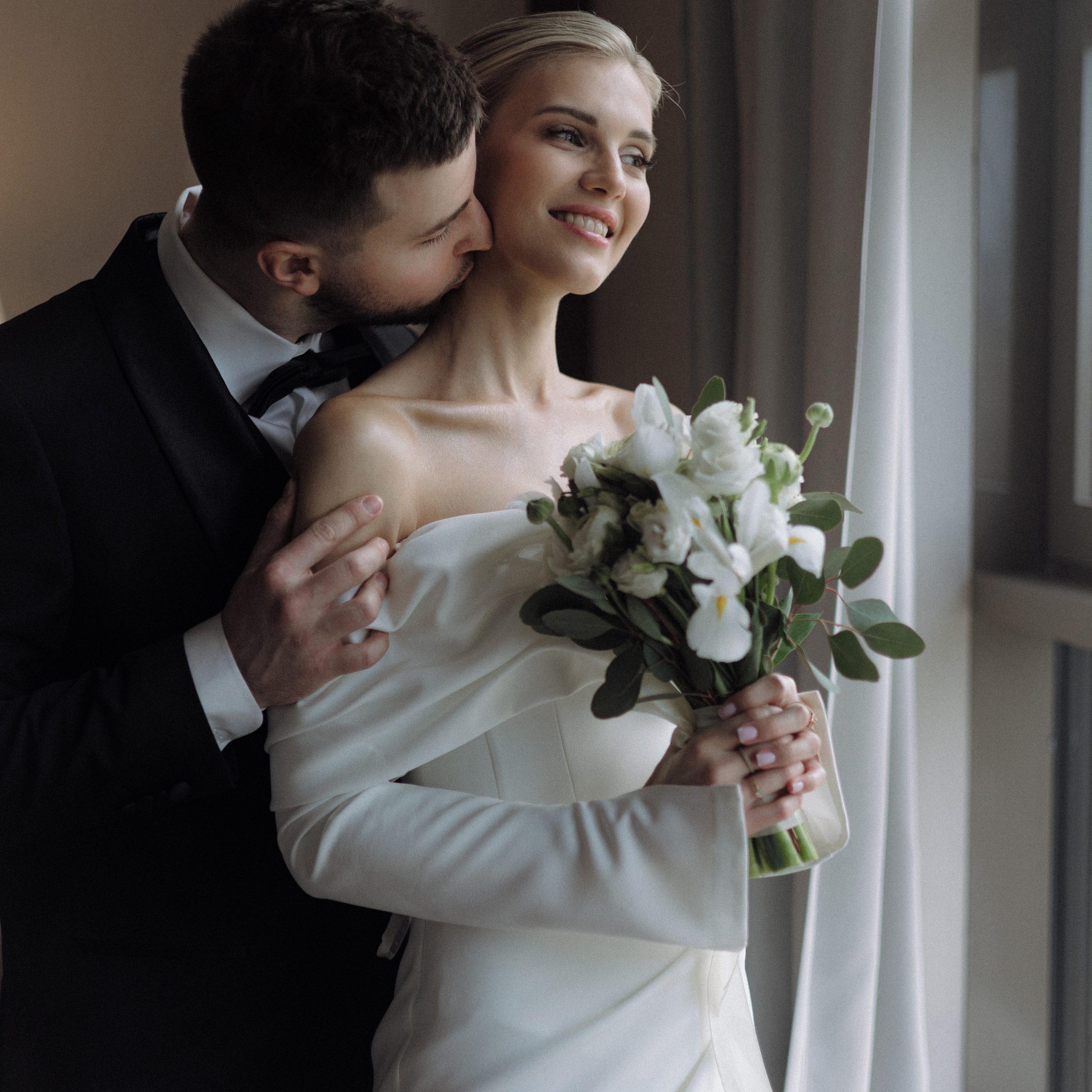 Свадебная фотосессия на стадионе Спартак. Свадебный фотограф в Москве. свадебная фотосессия Москва. Фотограф в Москве Валерия Рожкова