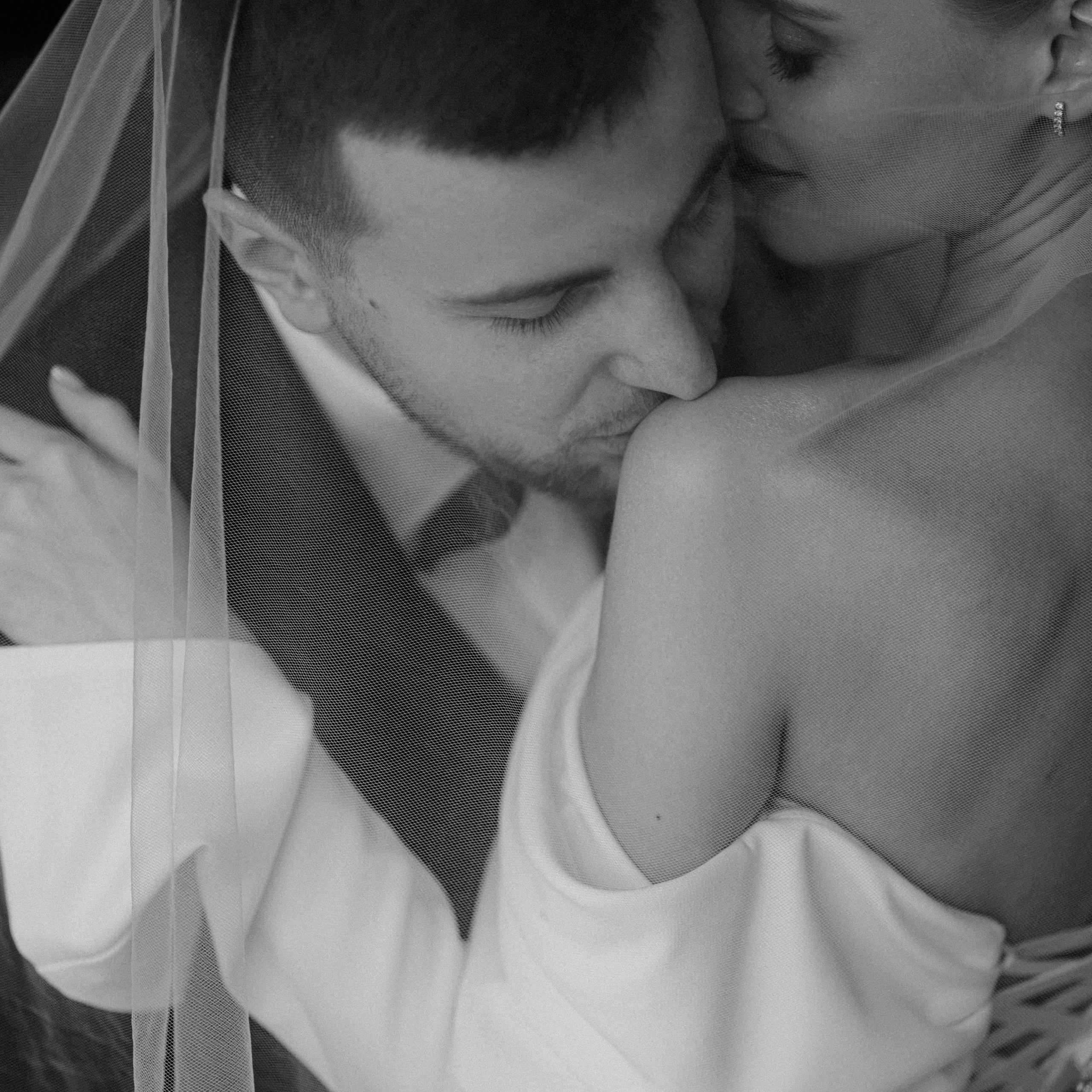 Свадебная фотосессия на стадионе Спартак. Свадебный фотограф в Москве. свадебная фотосессия Москва. Фотограф в Москве Валерия Рожкова