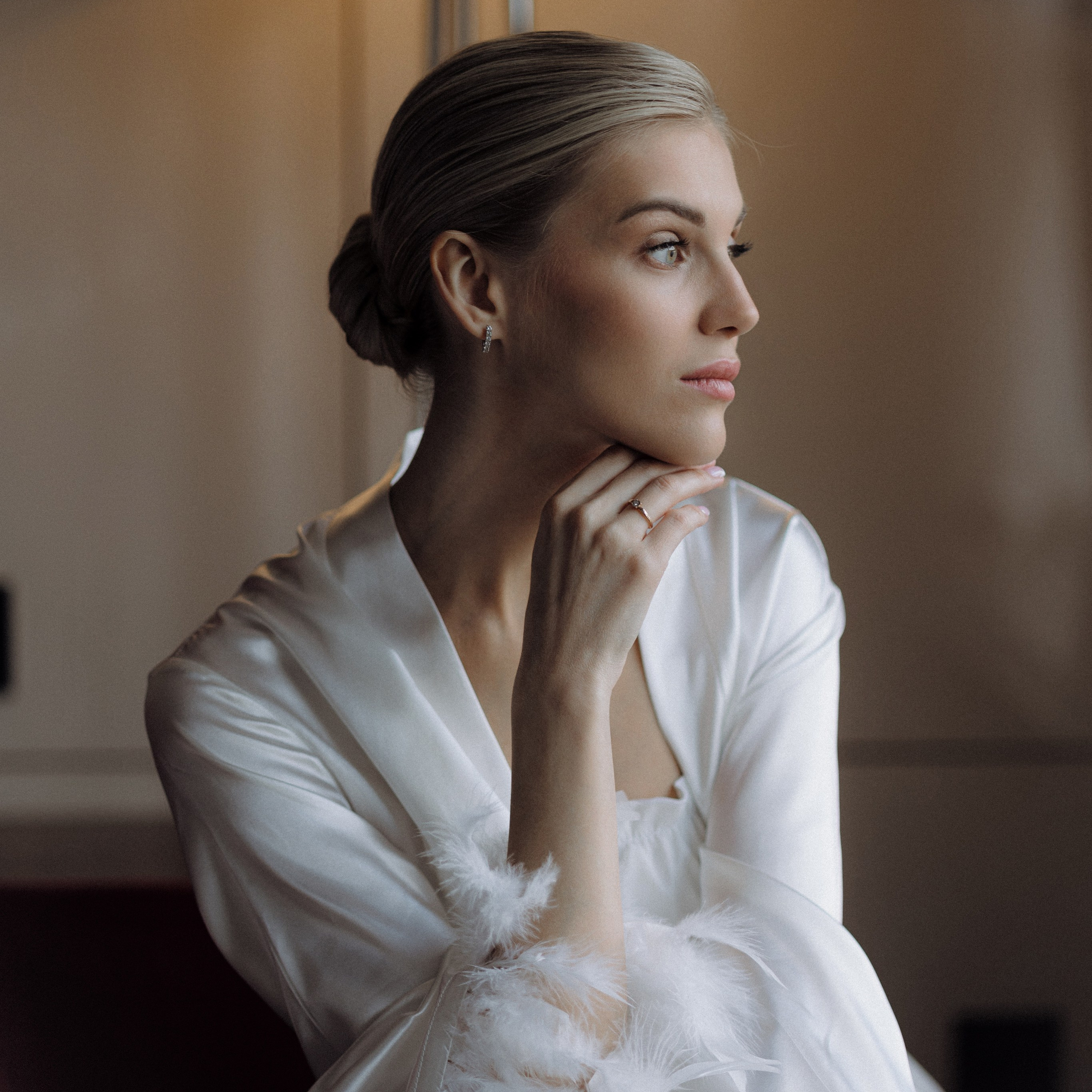 Свадебная фотосессия на стадионе Спартак. Свадебный фотограф в Москве. свадебная фотосессия Москва. Фотограф в Москве Валерия Рожкова