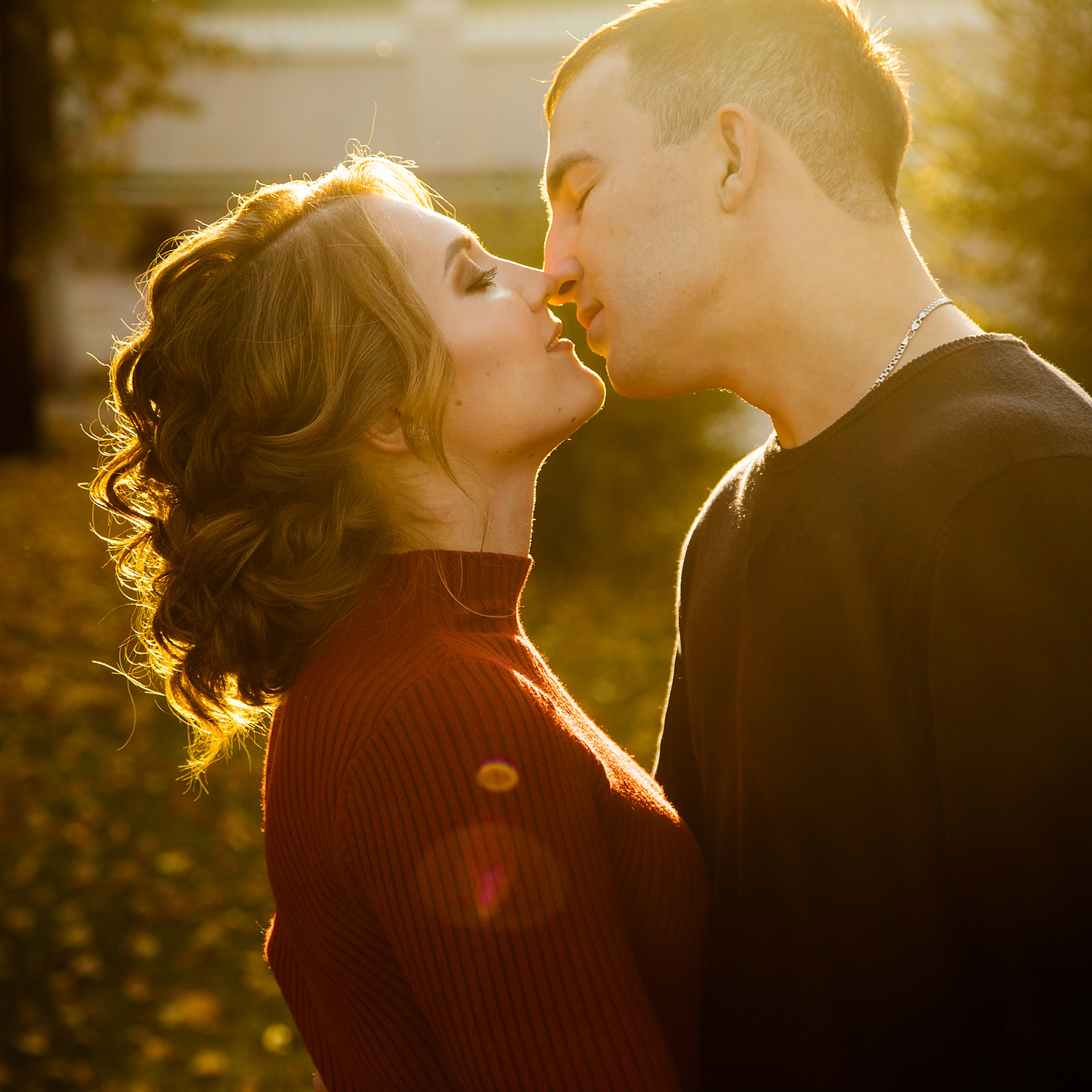 Лена и Миша. Любовь и голуби. И кот. И самолёт.