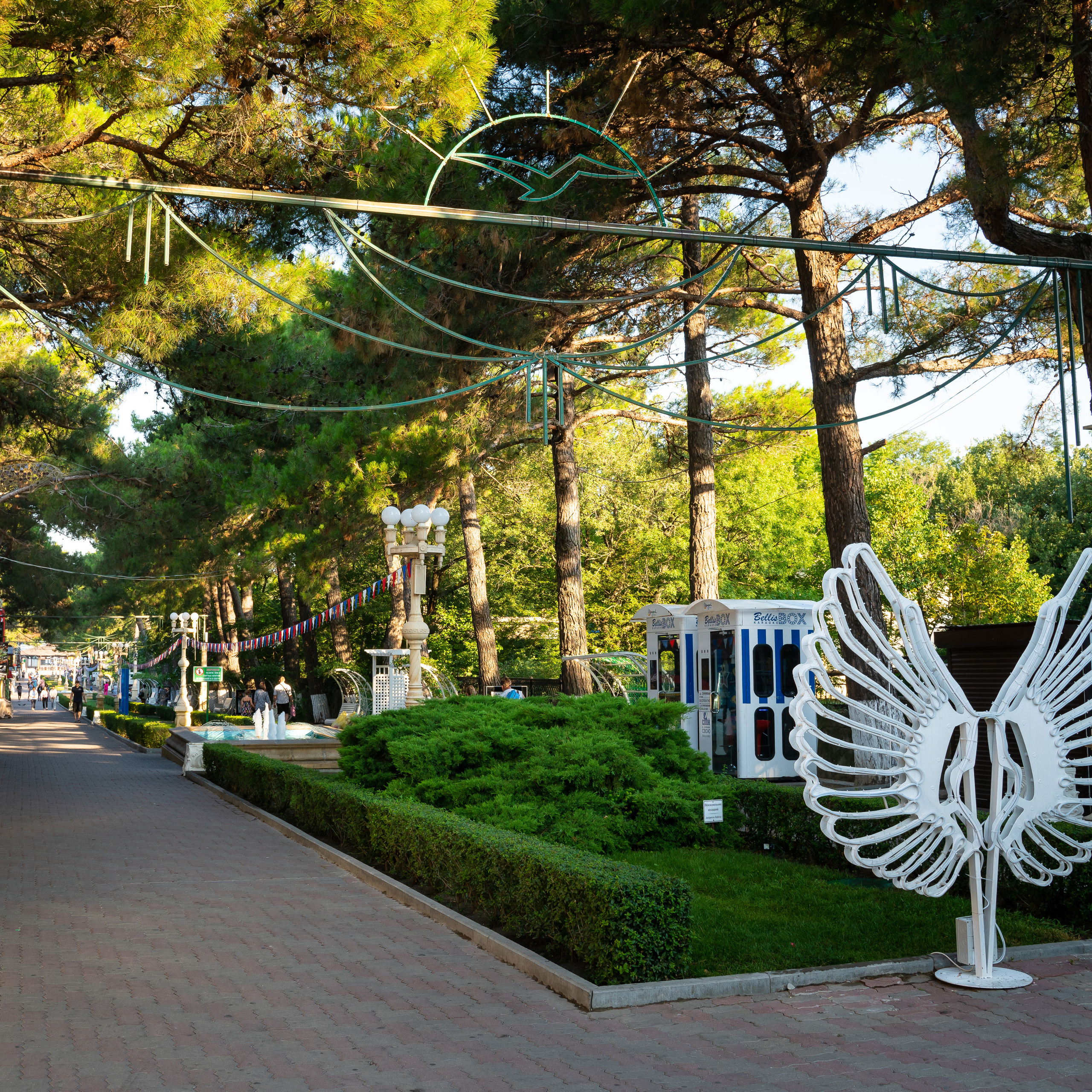 центральная аллея к морю в кабардинке