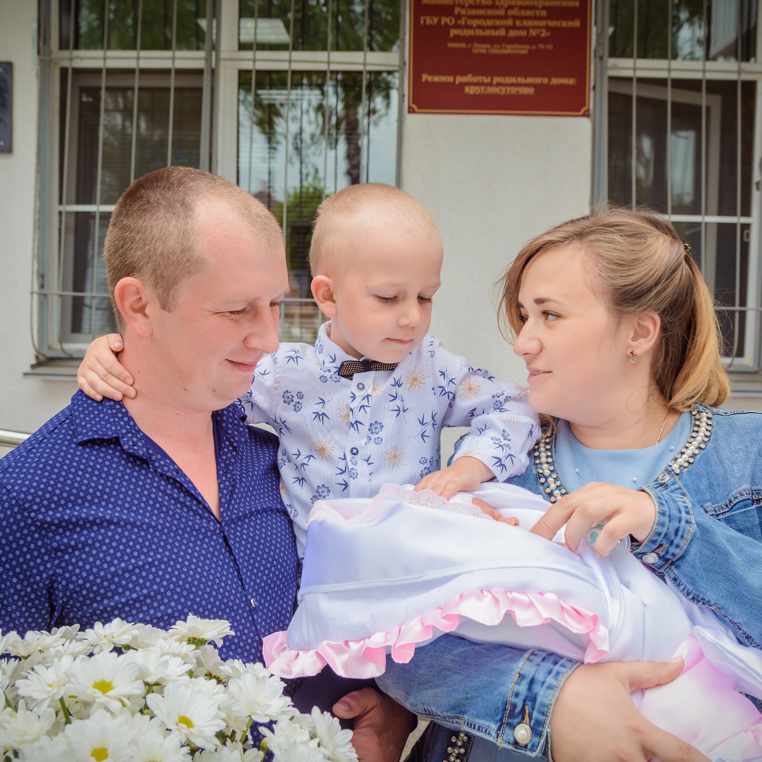 Отзывы о фотографе Вале Лялиной. Фотограф новорождённых в Рязани, фотосъемка выписки из роддома, крещен