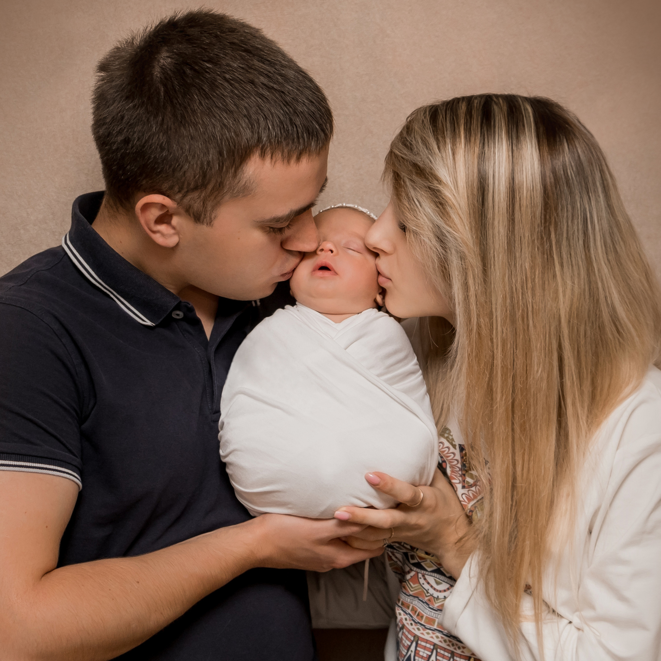 Отзывы о фотографе Вале Лялиной. Фотограф новорождённых в Рязани, фотосъемка выписки из роддома, крещен