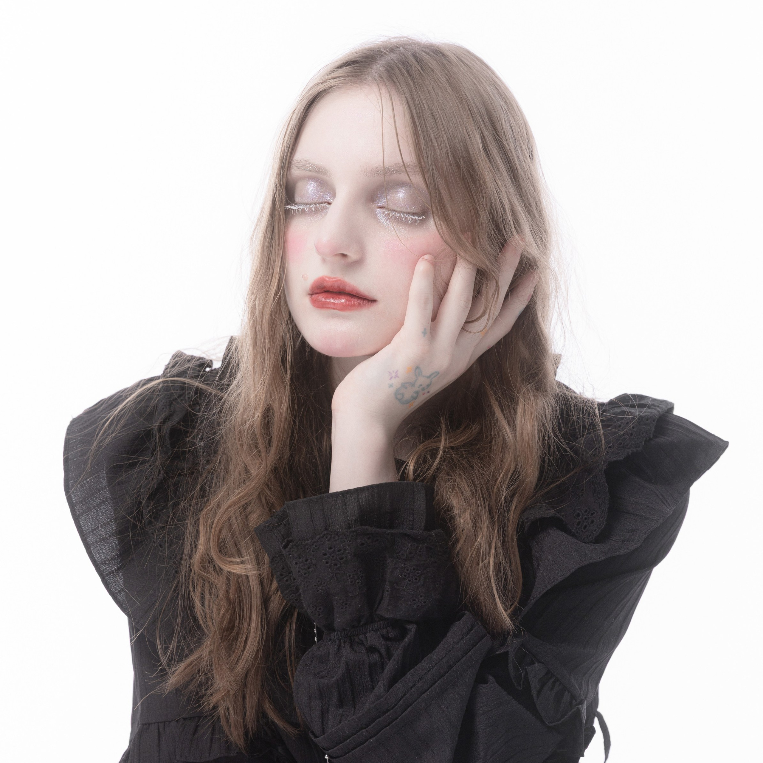 По телевизору иногода показывают мультики