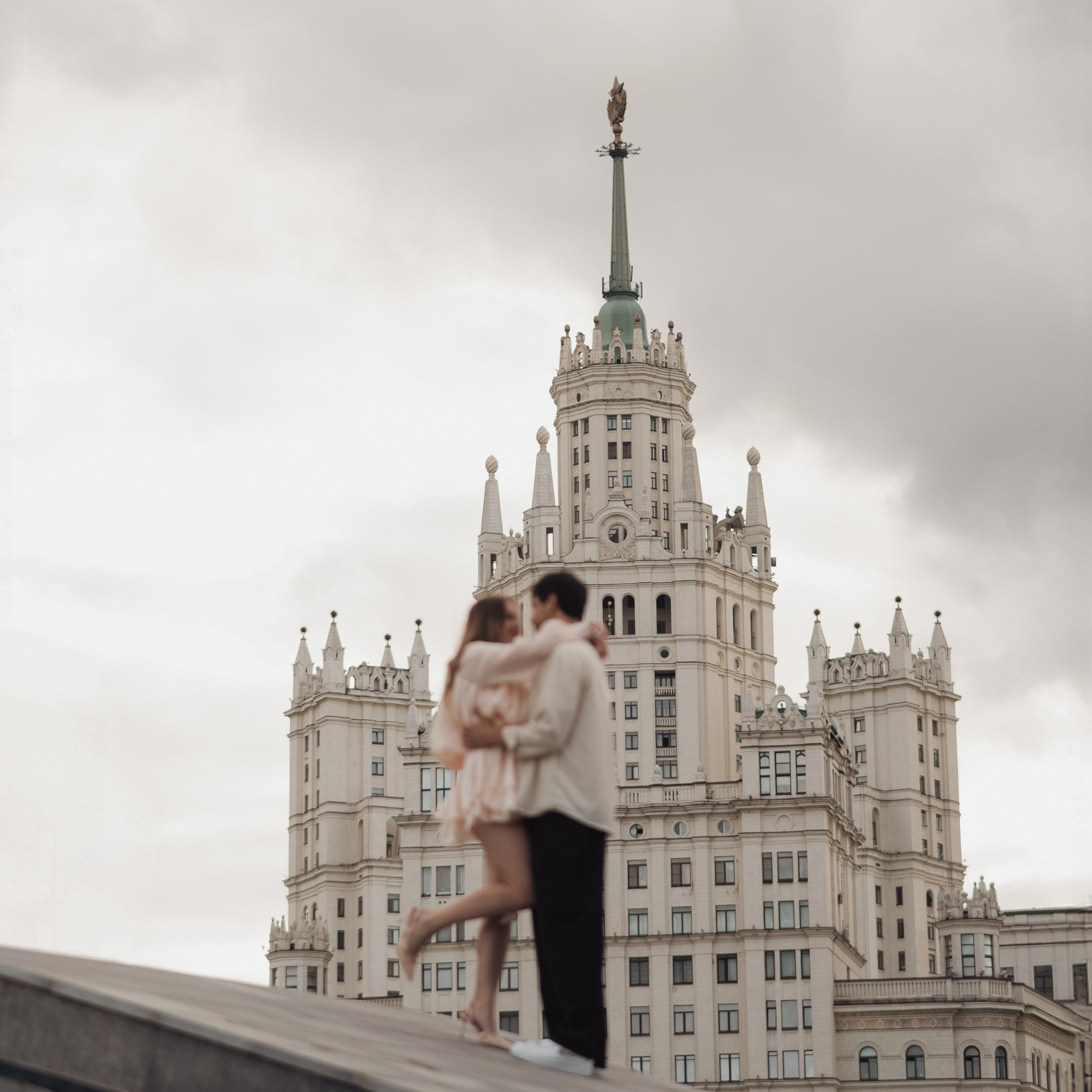 по улицам Москвы