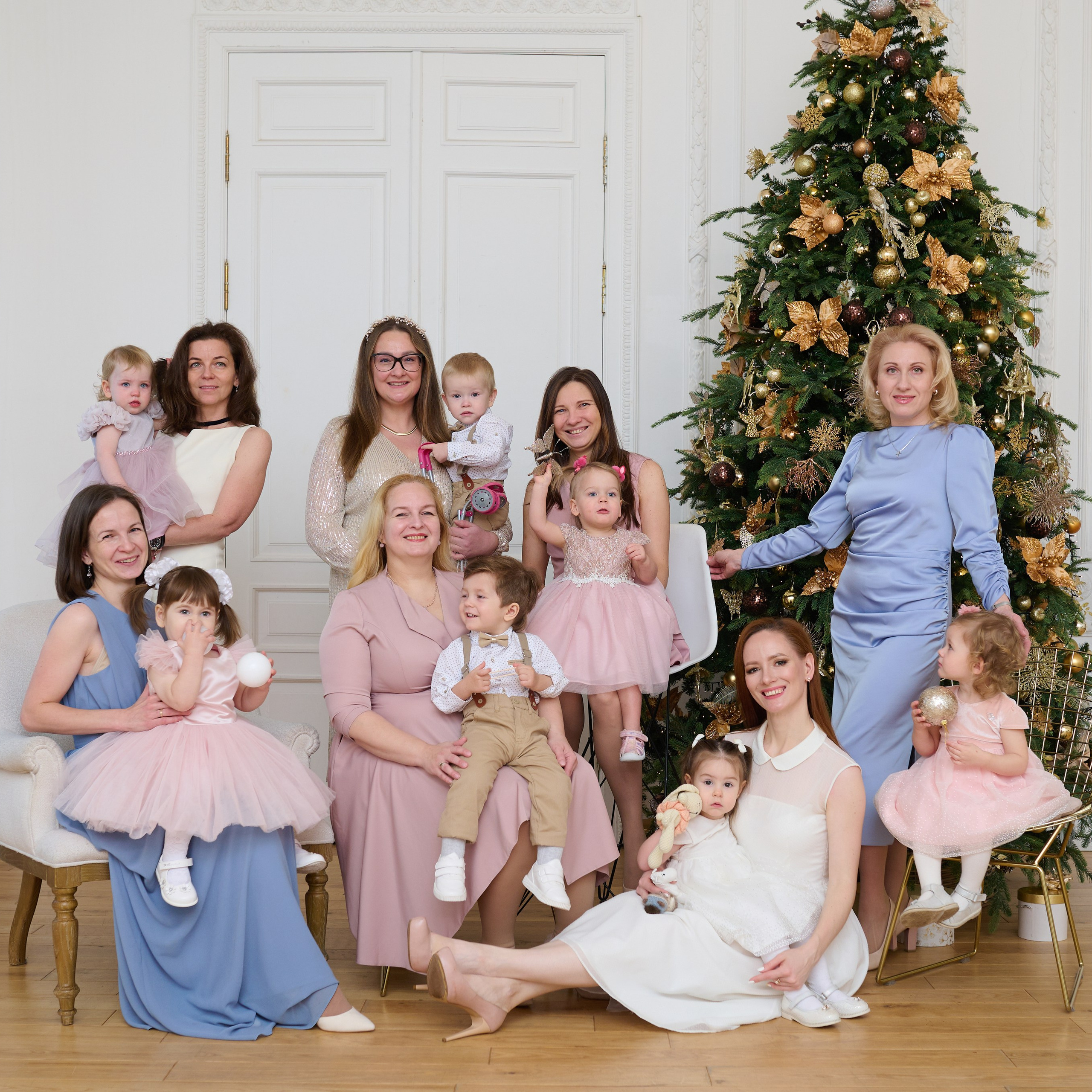 Новогодняя съемка для мам и малышей в студии