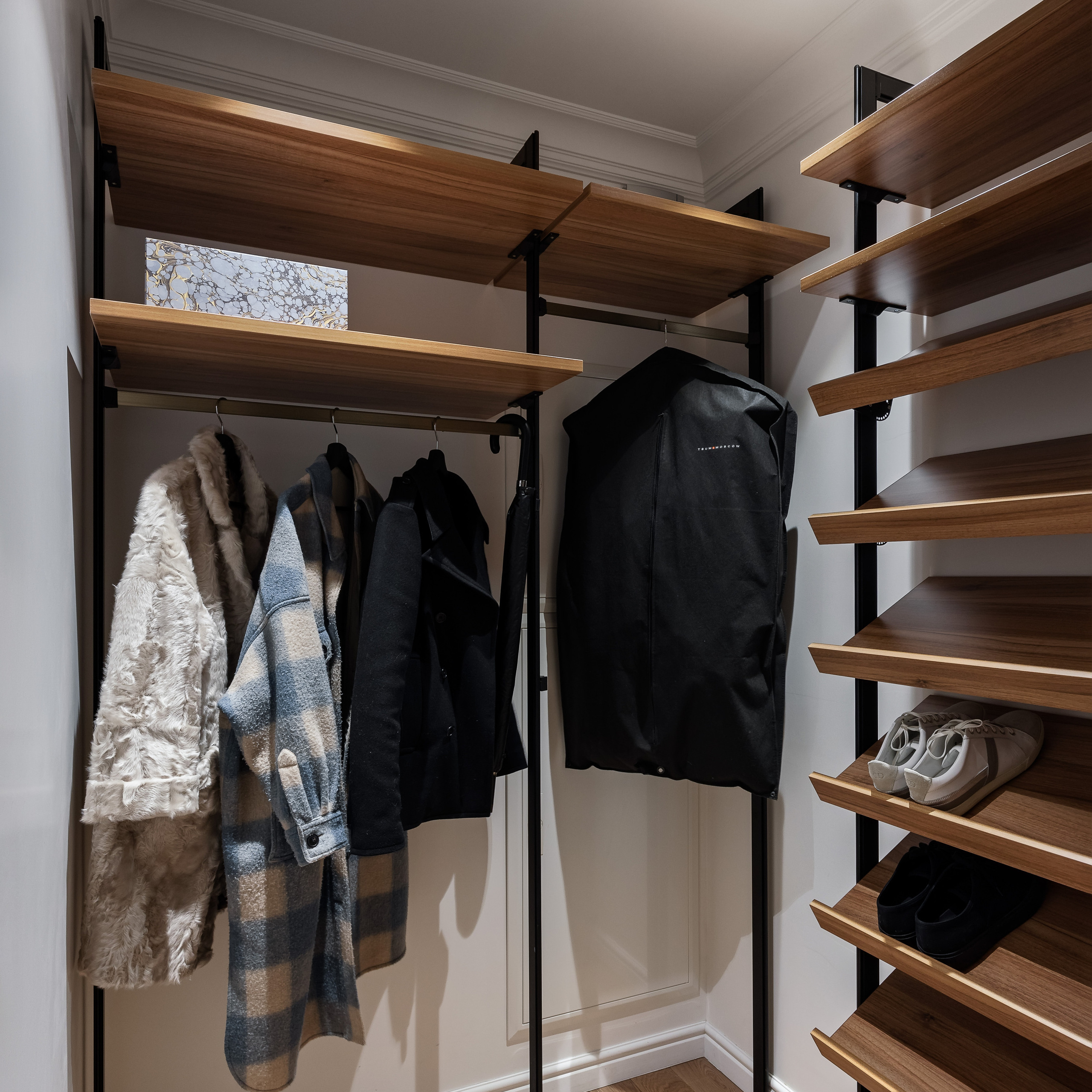 Наставнический пер., 129 м². Публикация в журнале ELLE Decoration. Дизайн интерьера домов и квартир в Москве