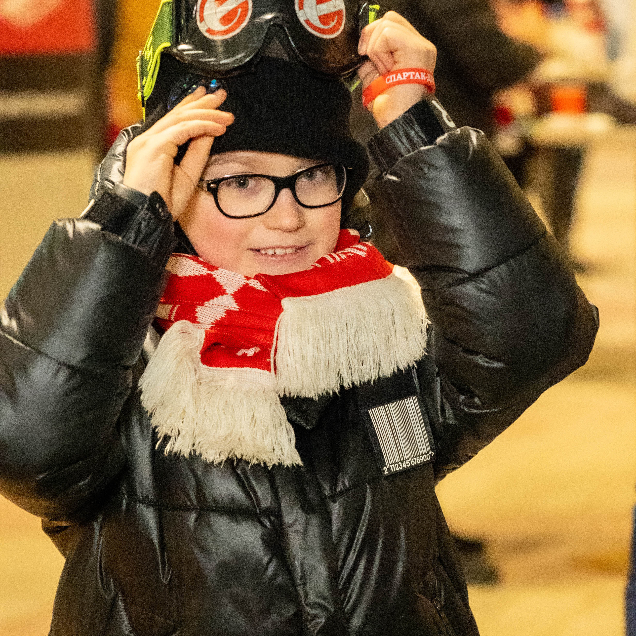 Стенд Благотворительного фонда Артёма Реброва «Своими глазами»