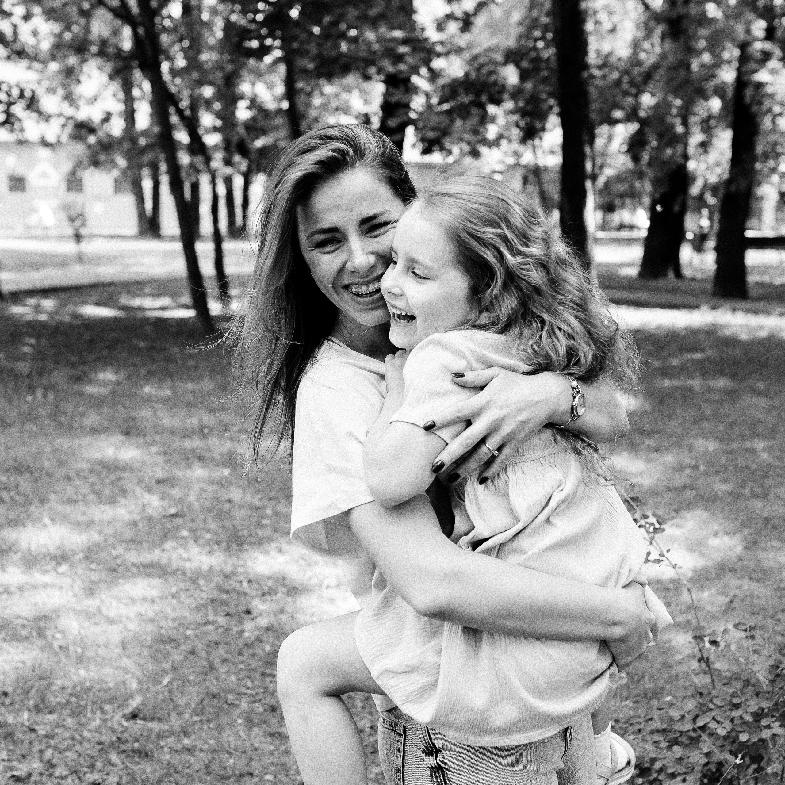 Дарина и Варвара. Однажды летним днем.