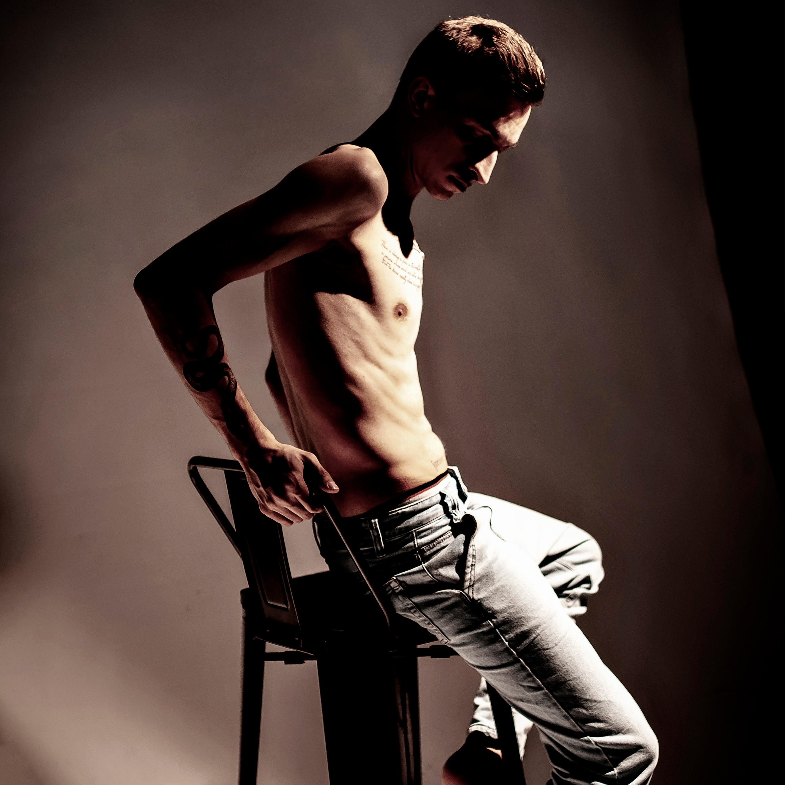 Юра. Фотосессия в студии со студийным светом.