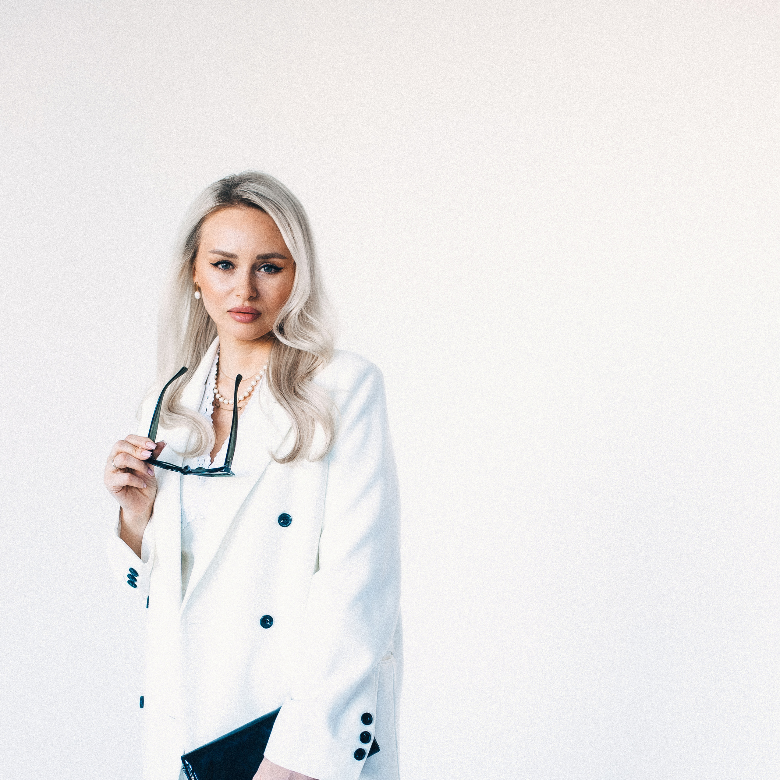 Оля. В проекте Old Money.