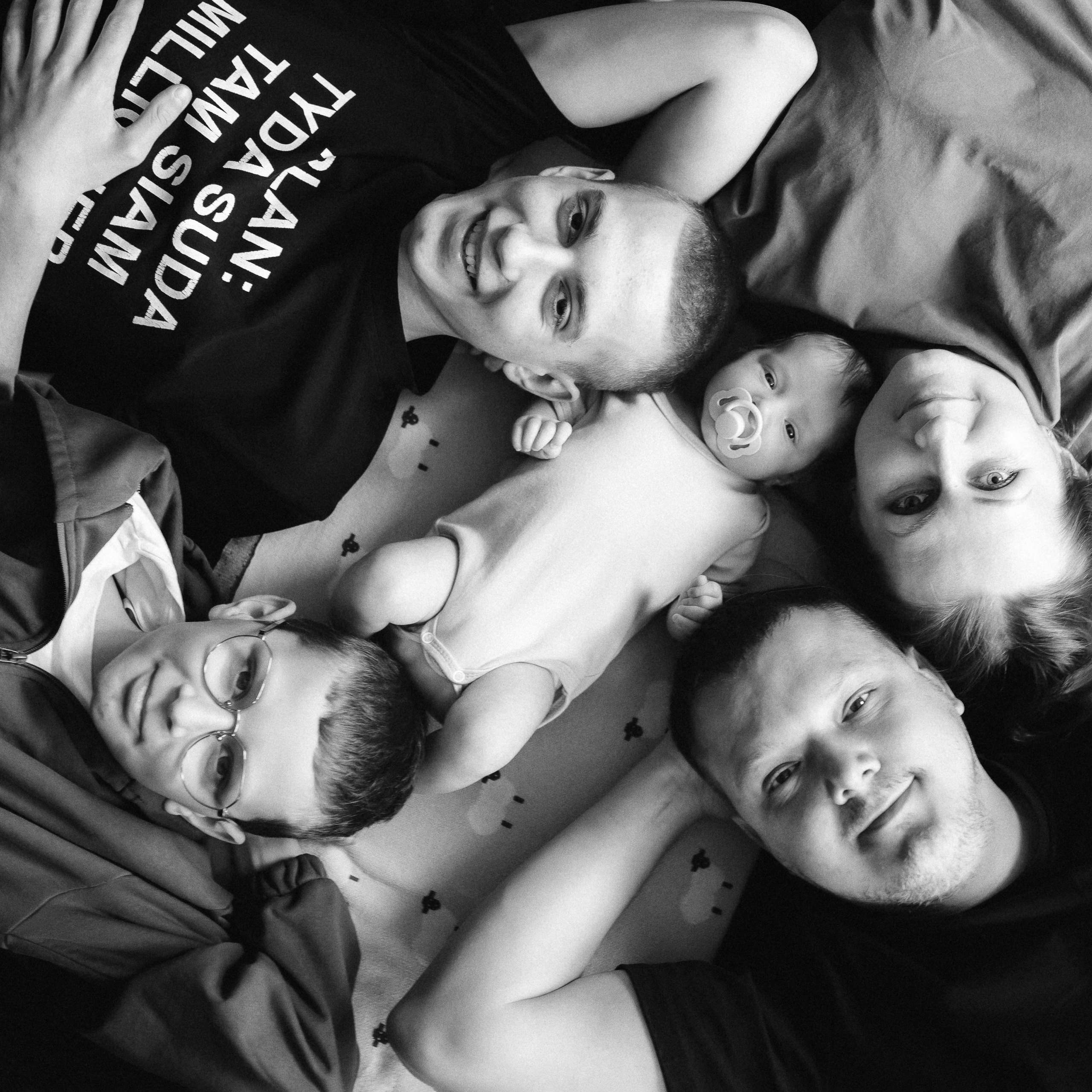 2 месяца, в&nbsp;студии семейная фотосессия