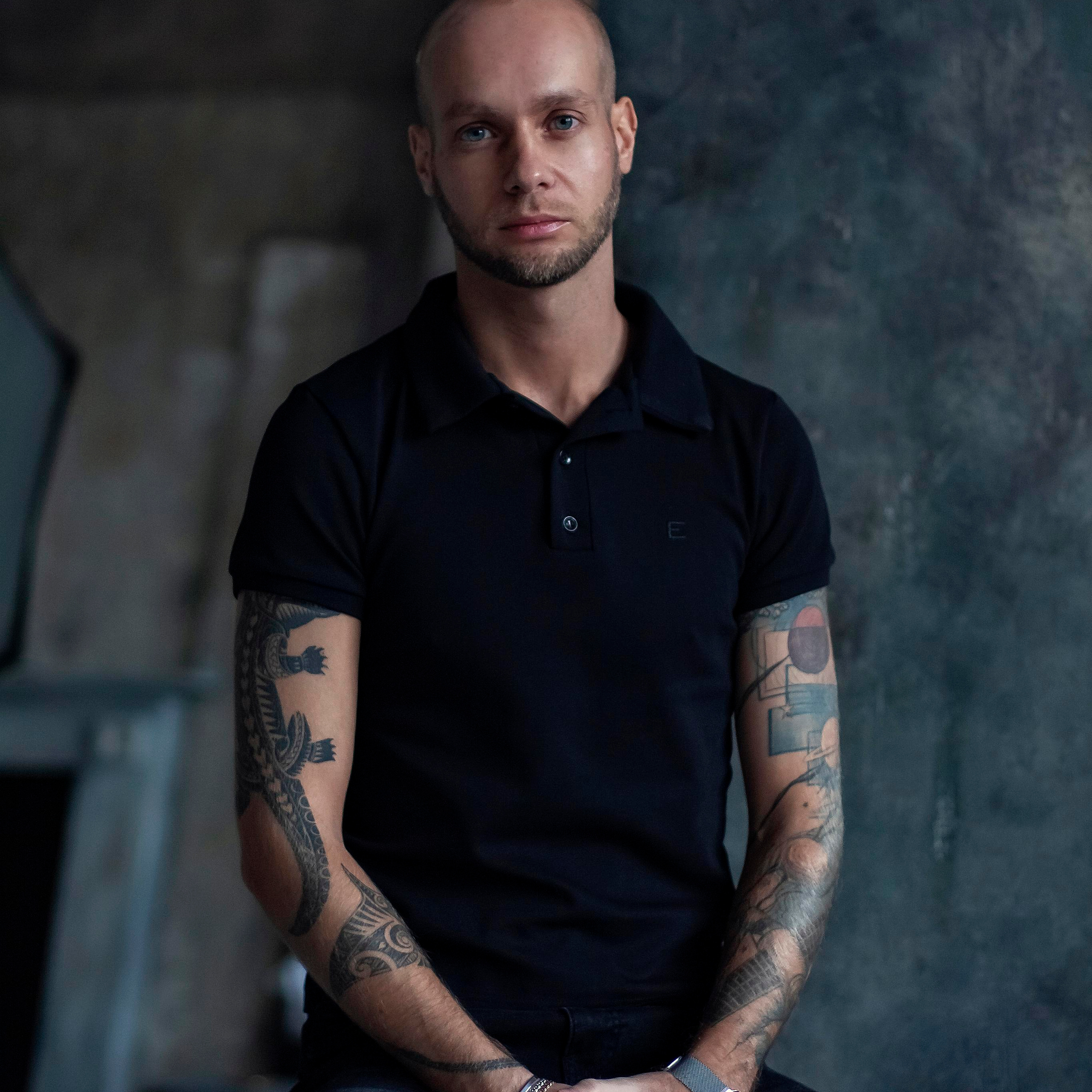 Иван. Портреты в студии, ничего лишнего.