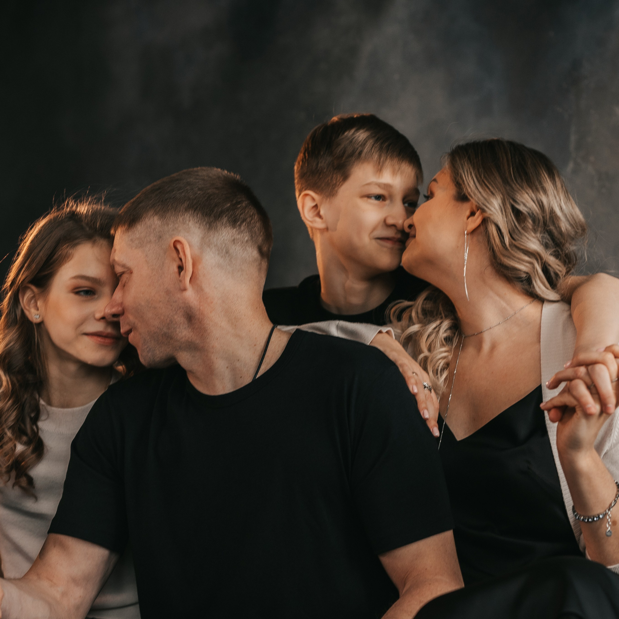 СЕМЬЯ КОМАРОВЫХ