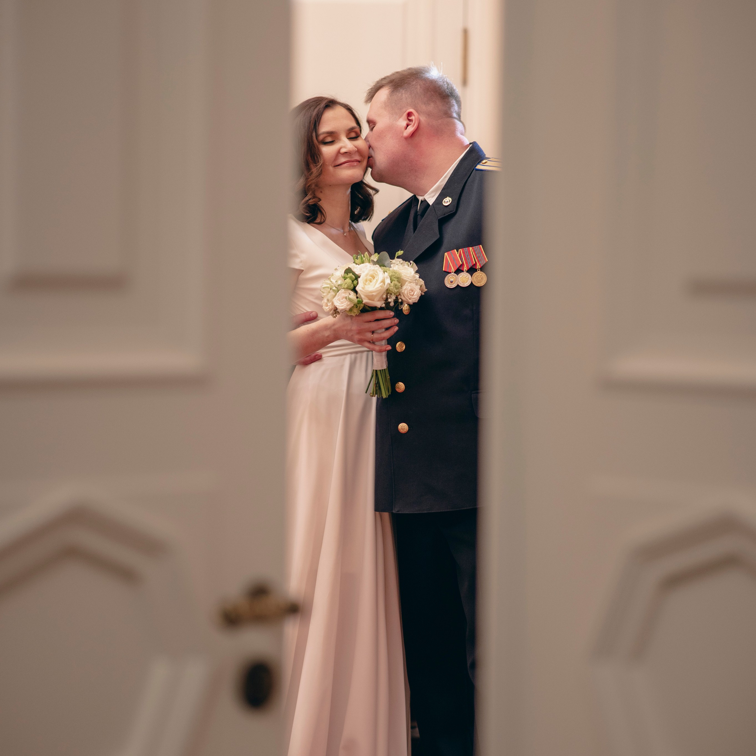 Роспись на сцене театра