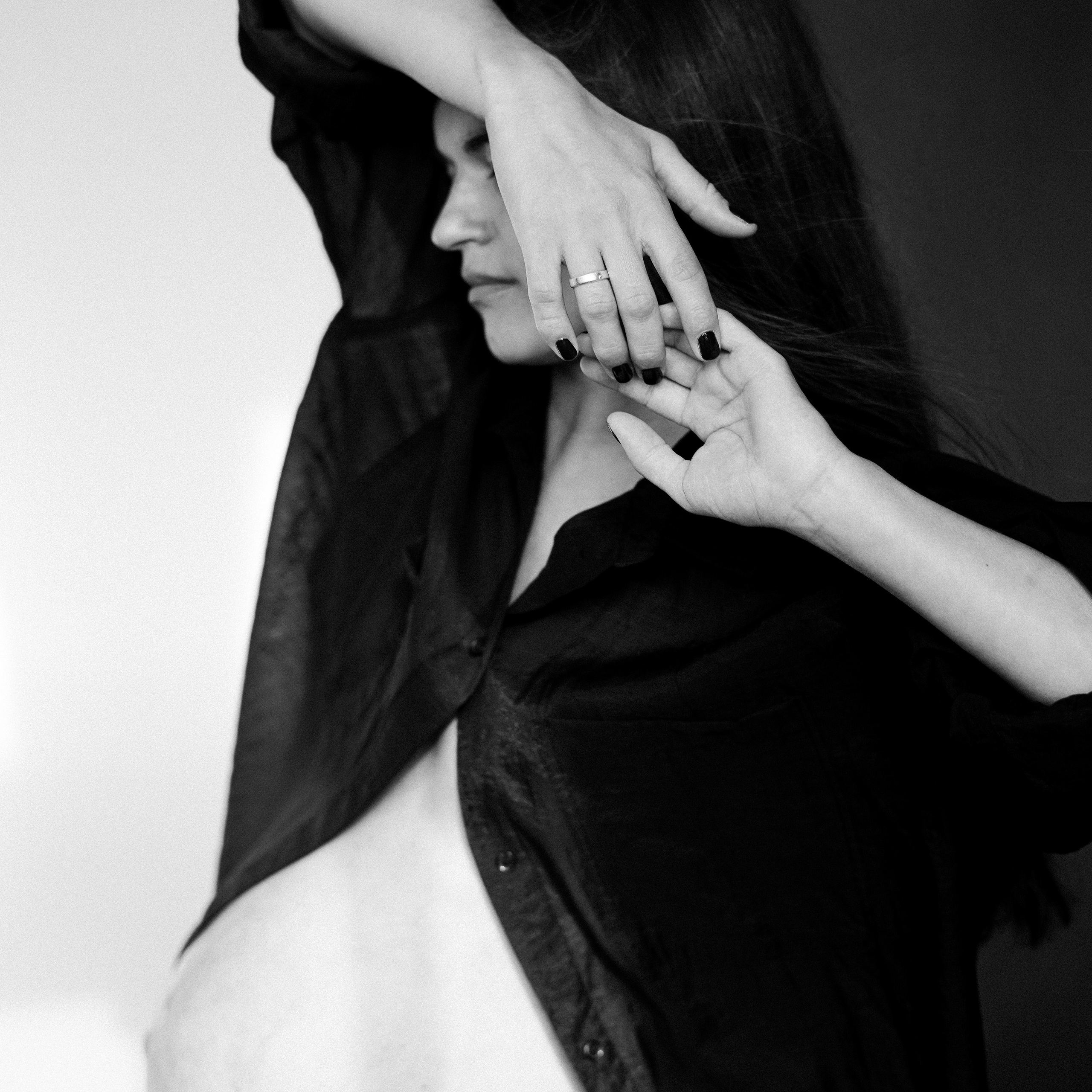 Lota in the sunny studio. Фотограф и видеограф Валерия Лисауске