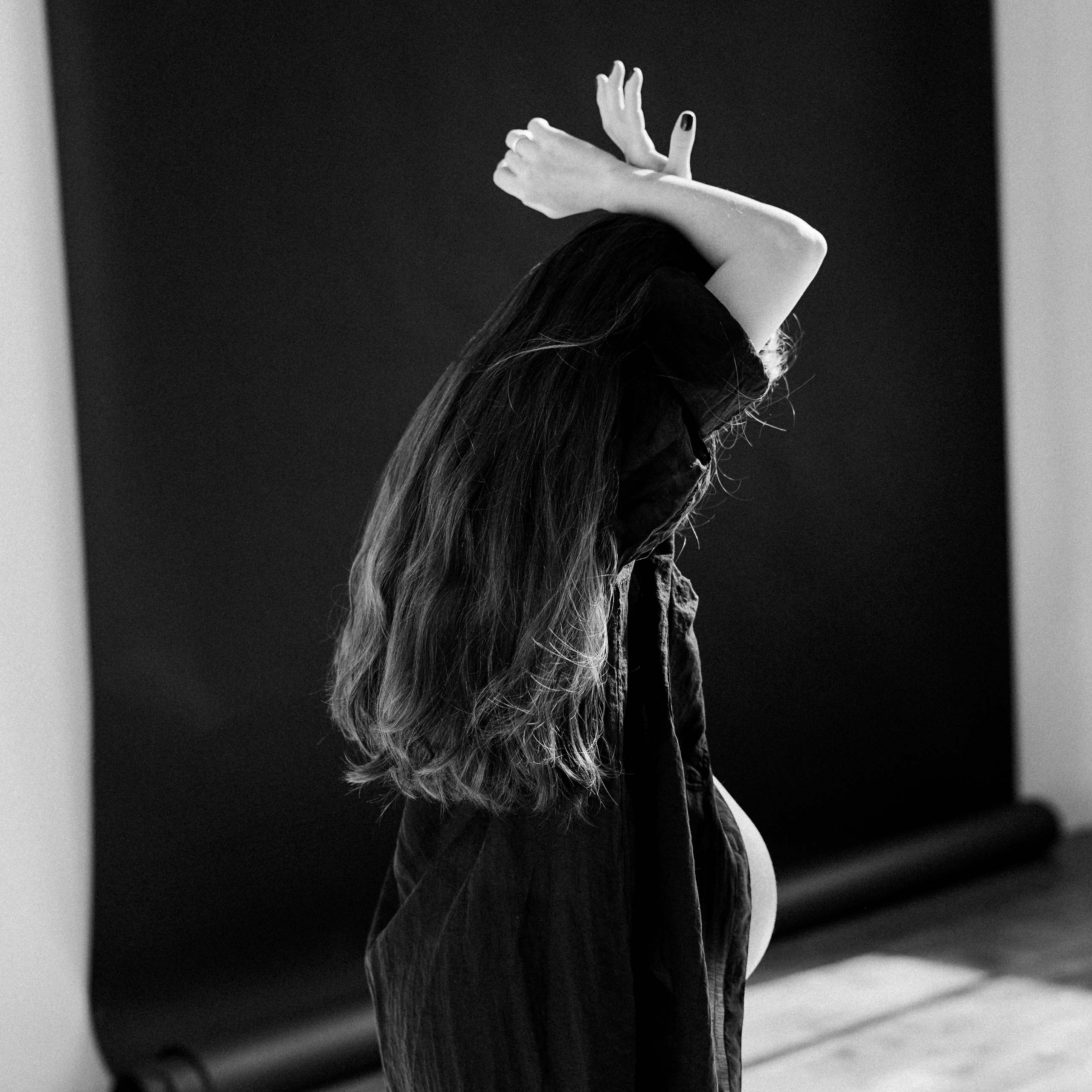 Lota in the sunny studio. Фотограф и видеограф Валерия Лисауске