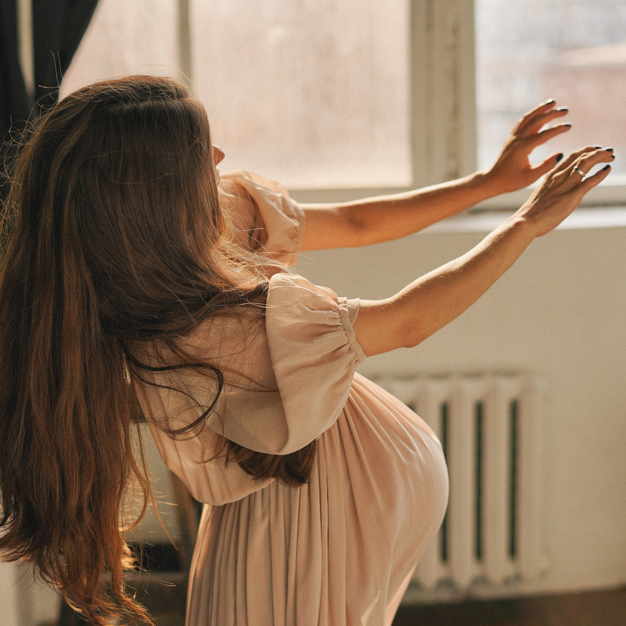 Lota in the sunny studio. Фотограф и видеограф Валерия Лисауске