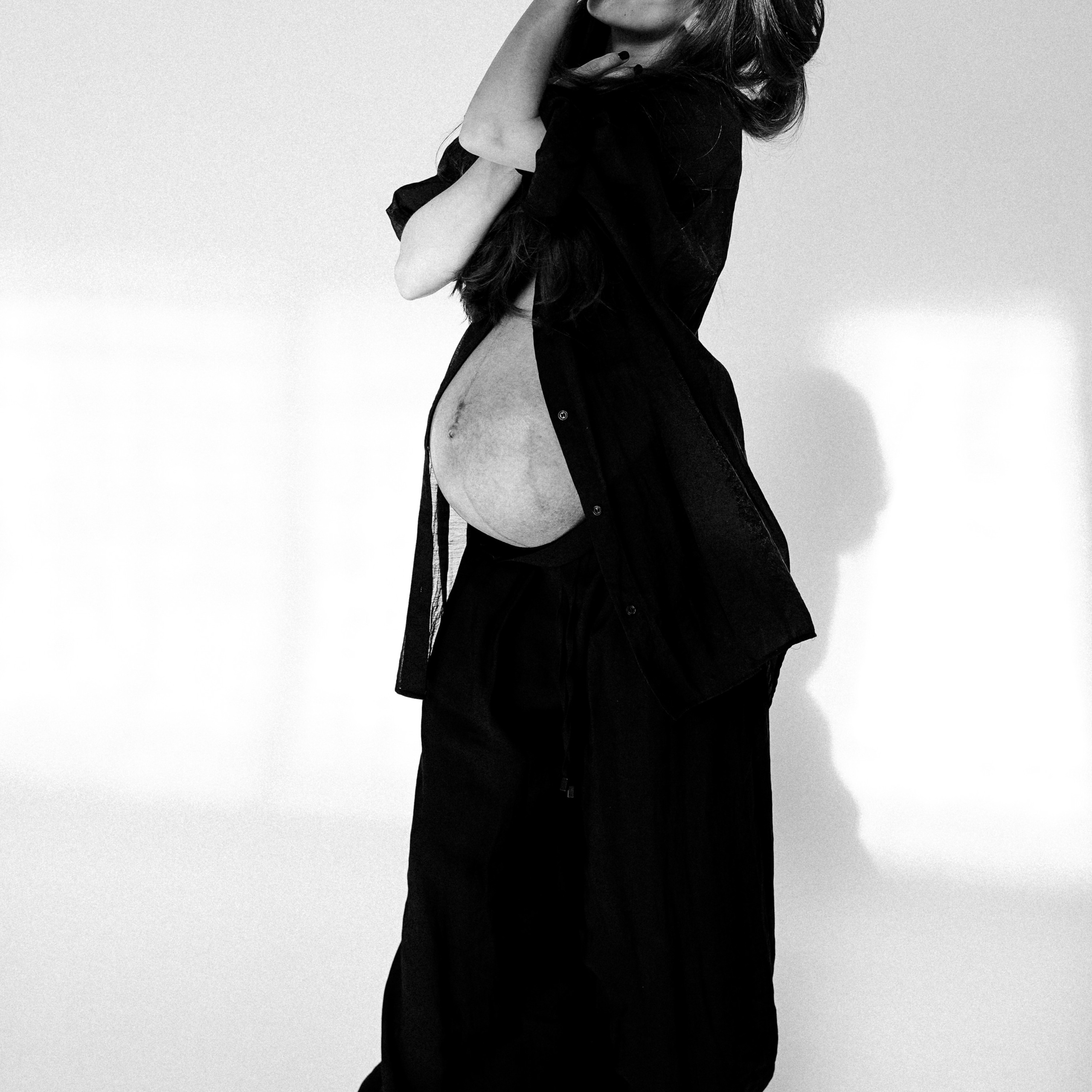 Lota in the sunny studio. Фотограф и видеограф Валерия Лисауске