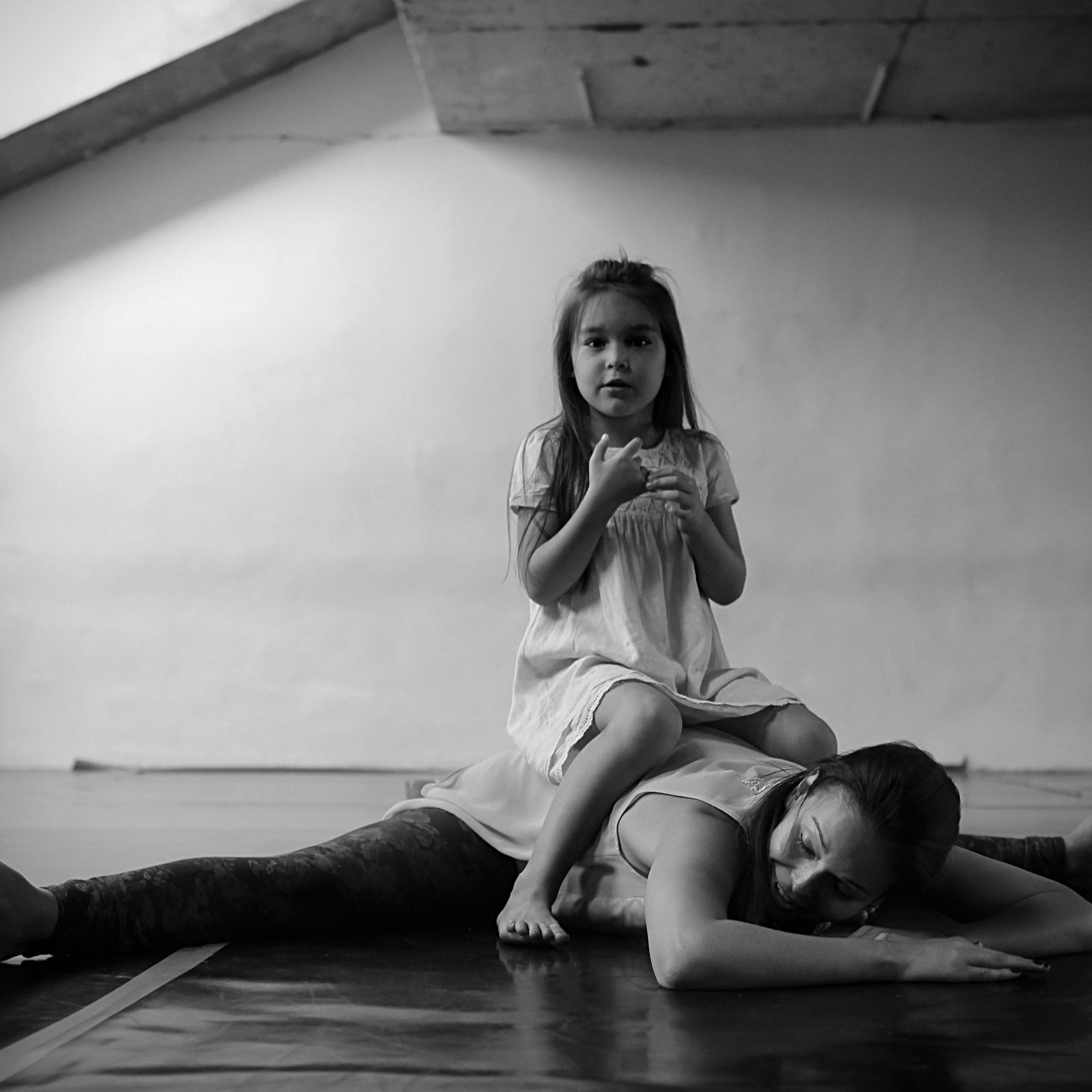 Lily and Amelia in summer. Фотограф и видеограф Валерия Лисауске