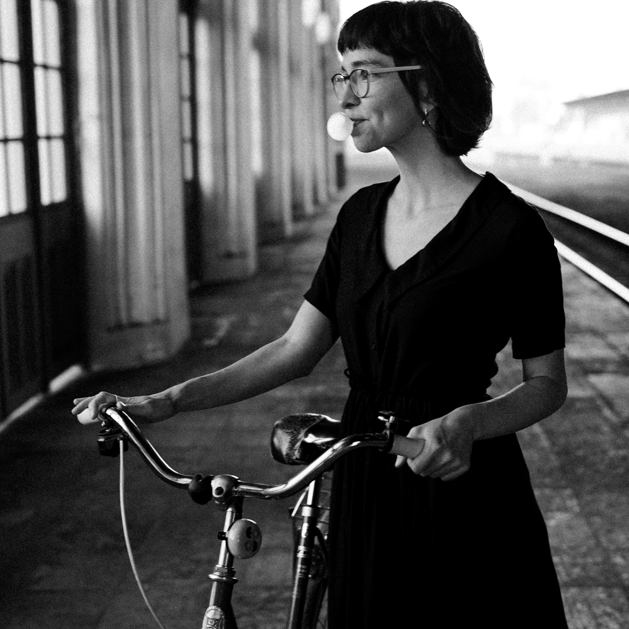 Мария, Петергоф, велосипед и кончик лета. Фотограф и видеограф Валерия Лисауске