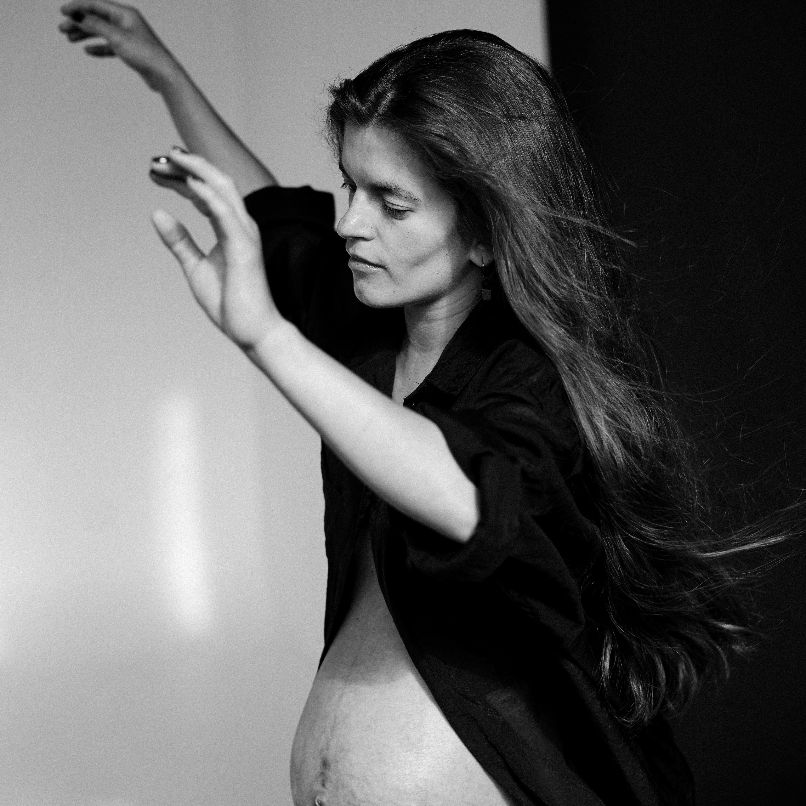 Lota in the sunny studio. Фотограф и видеограф Валерия Лисауске