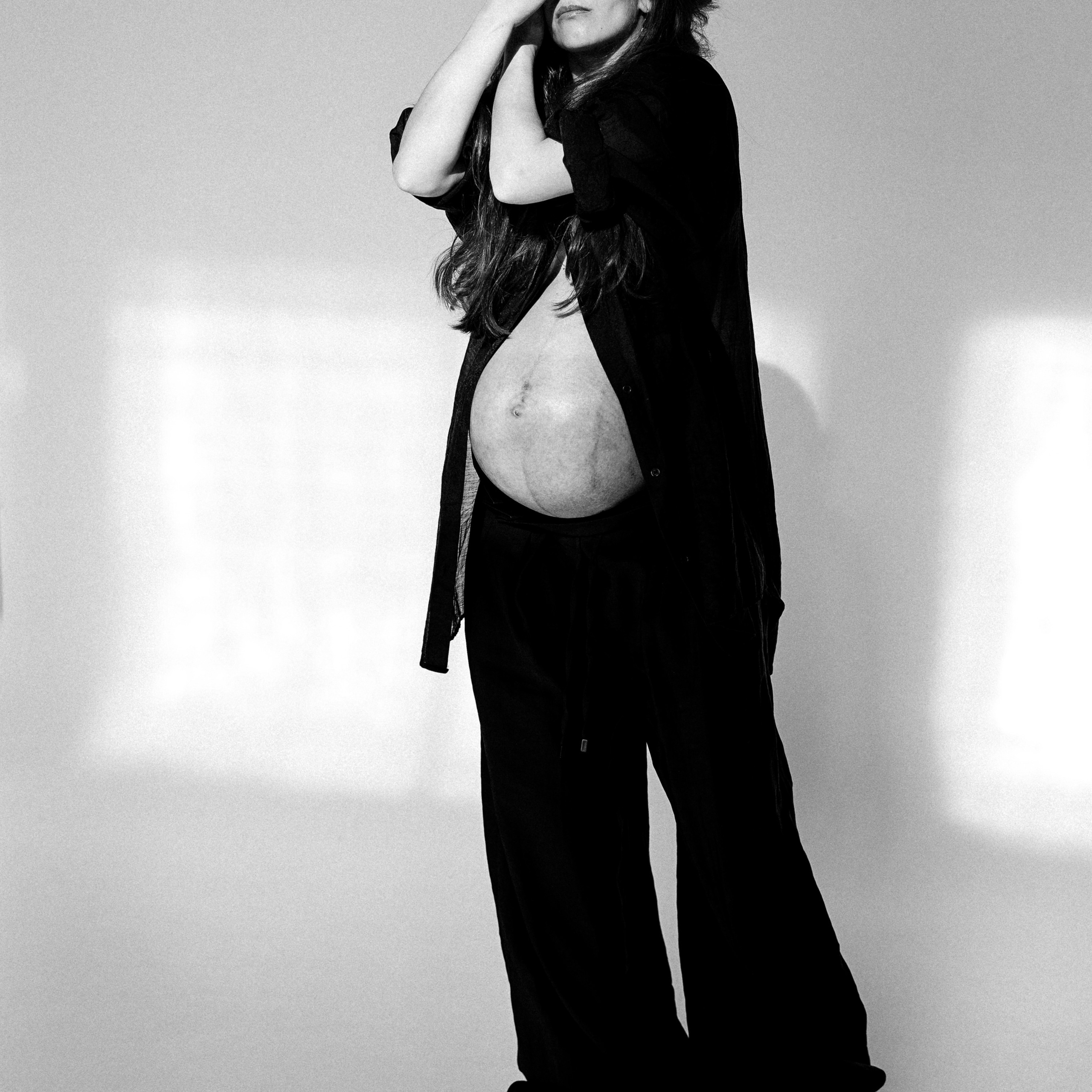 Lota in the sunny studio. Фотограф и видеограф Валерия Лисауске