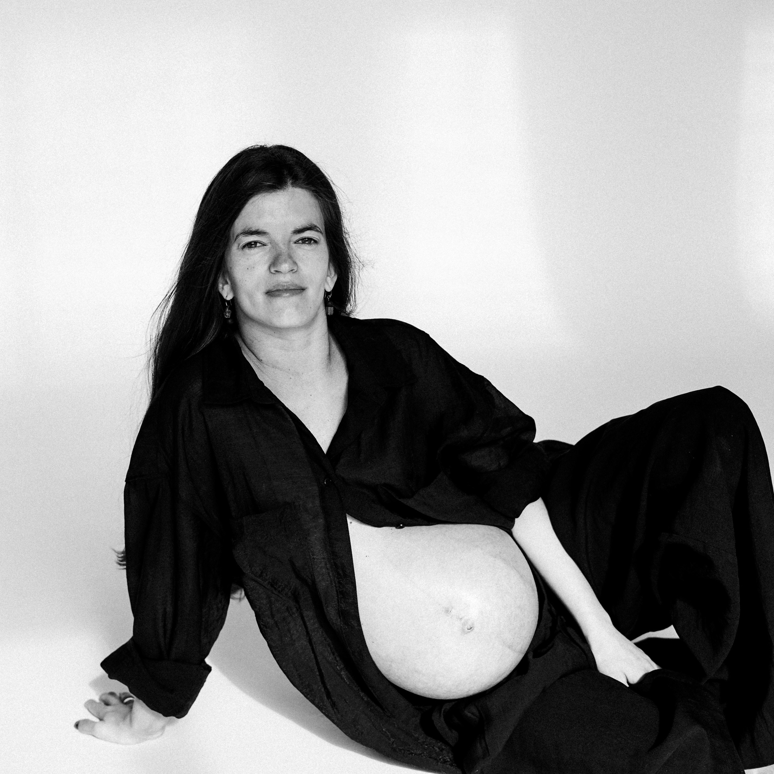 Lota in the sunny studio. Фотограф и видеограф Валерия Лисауске