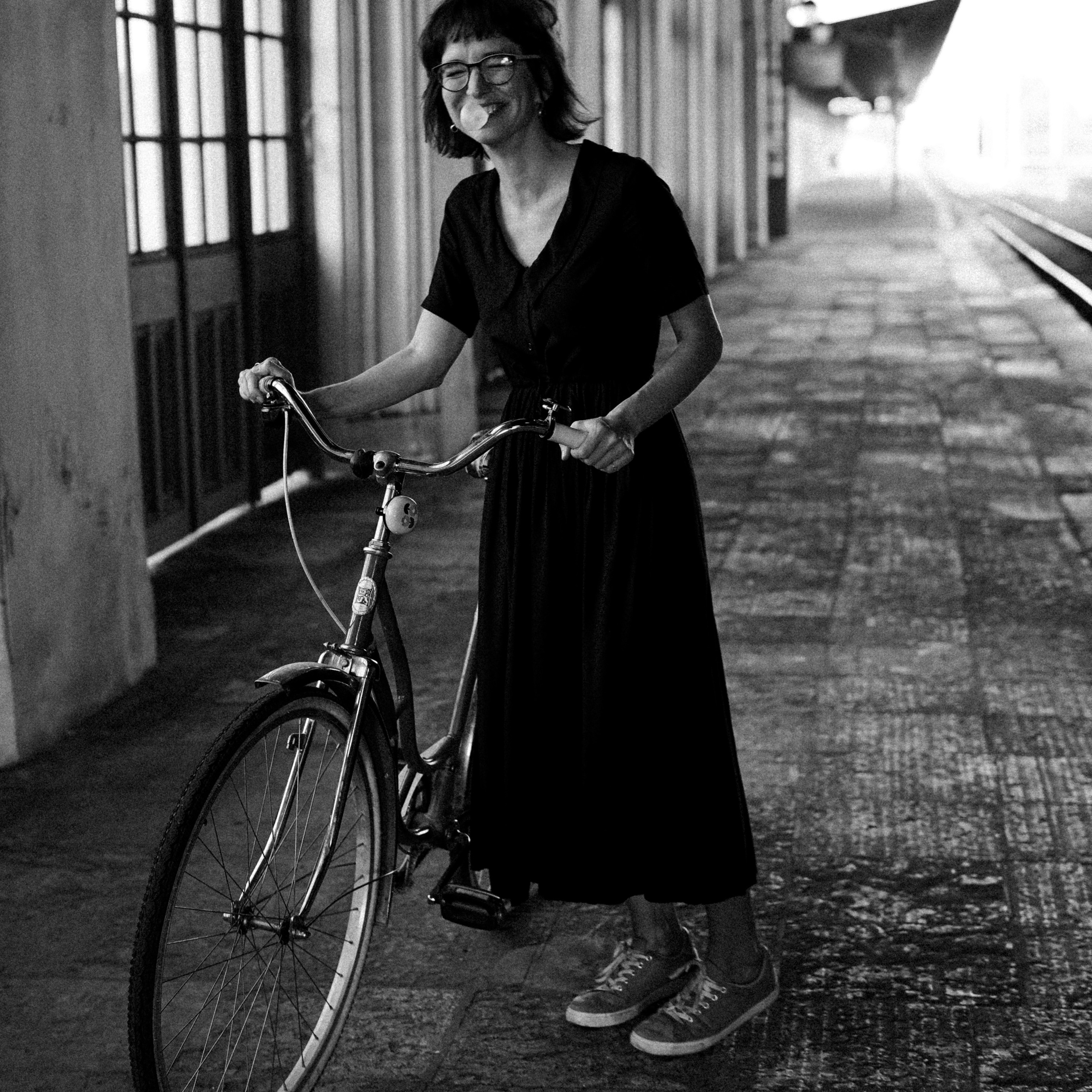 Мария, Петергоф, велосипед и кончик лета. Фотограф и видеограф Валерия Лисауске