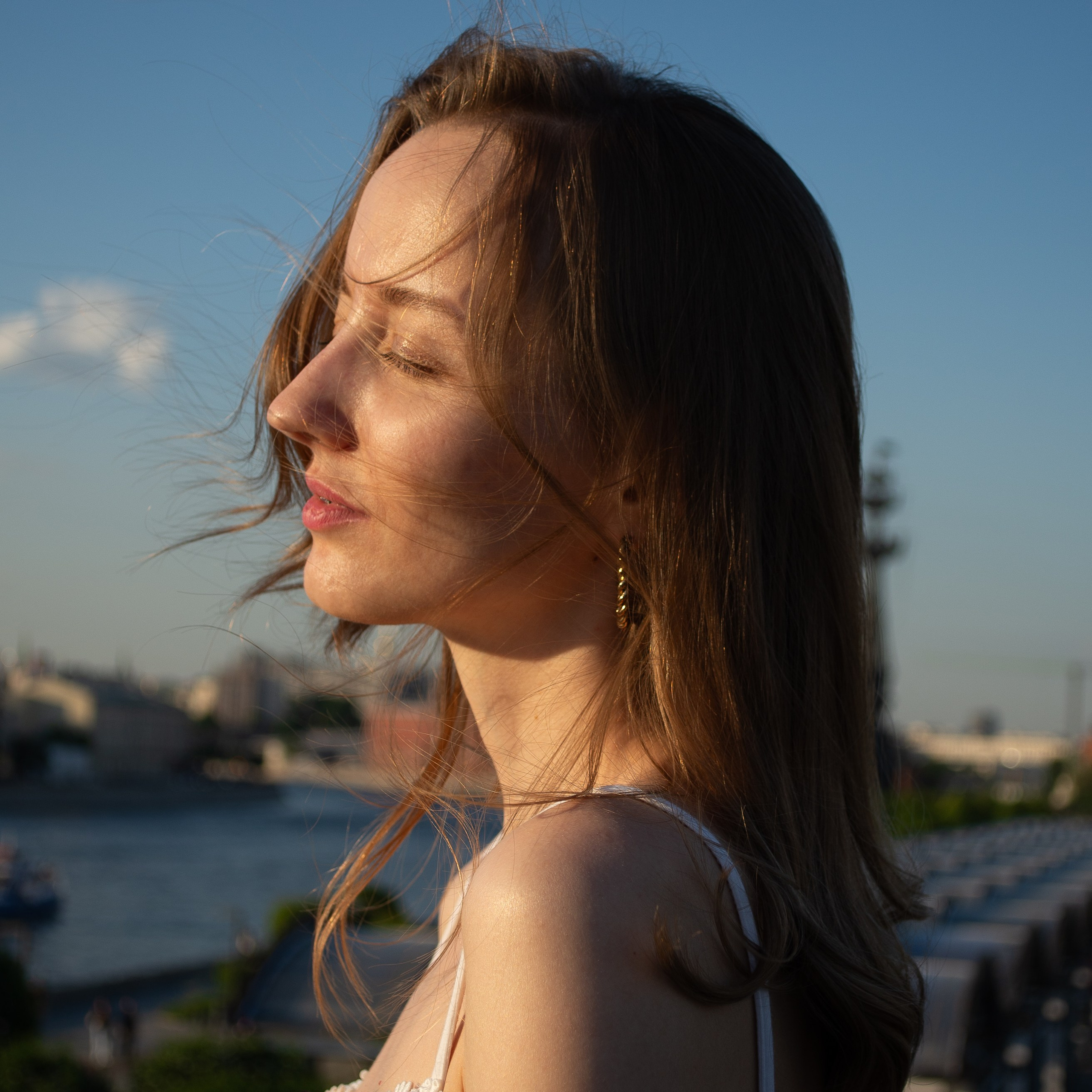 Закат на Крымском мосту — Лёгкость и чувственность